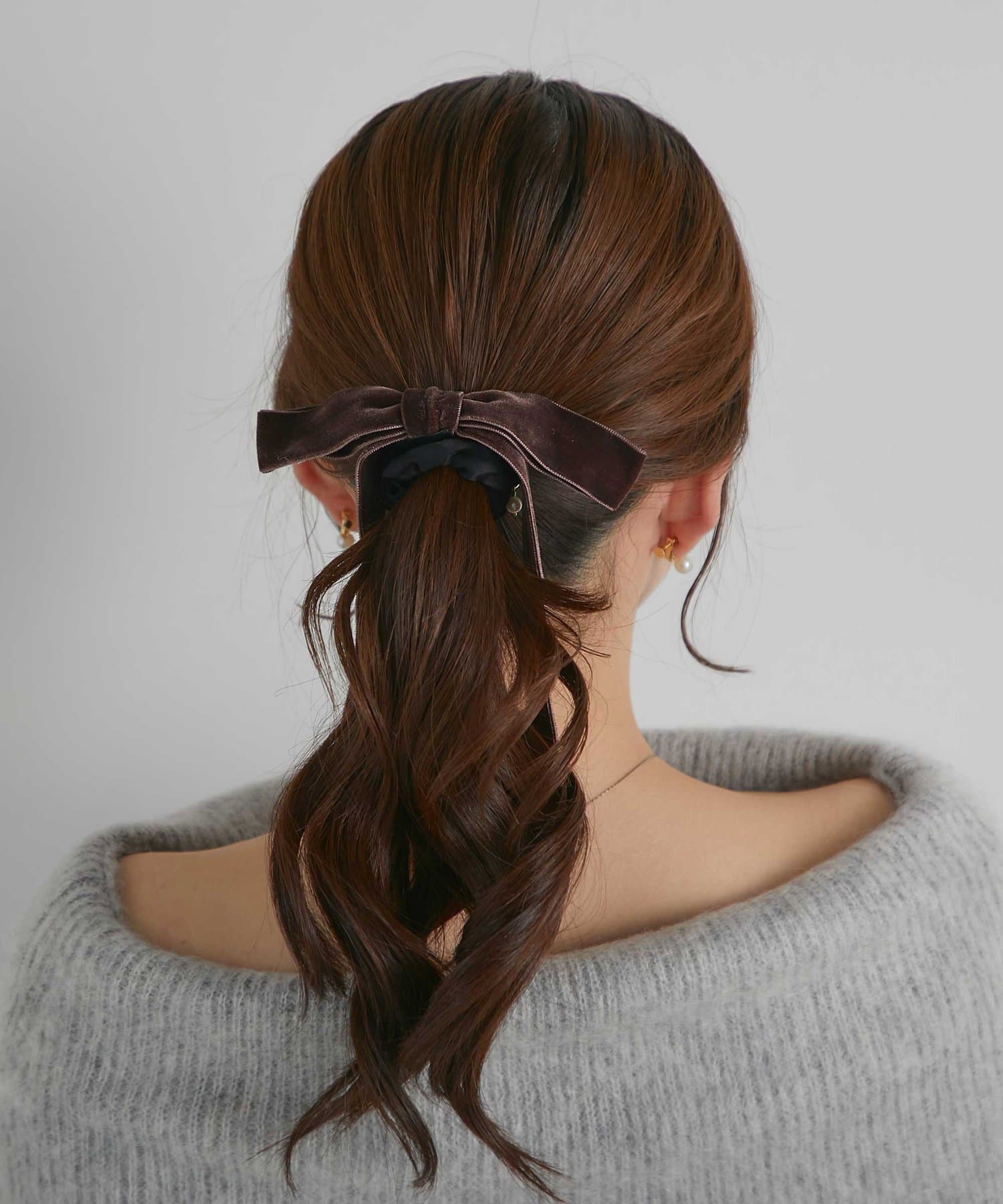 【aina さま専用】Leticiaベルベットリボン付きヘアゴム ベルベットリボンヘアゴム（ヘアアクセサリー）｜ánuans（ア