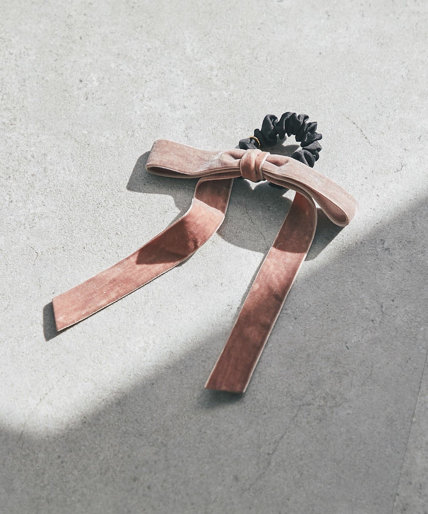 La boutique BonBon(ラブティックボンボン) 【新色追加！・お上品リボン】ベルベットヘアゴム