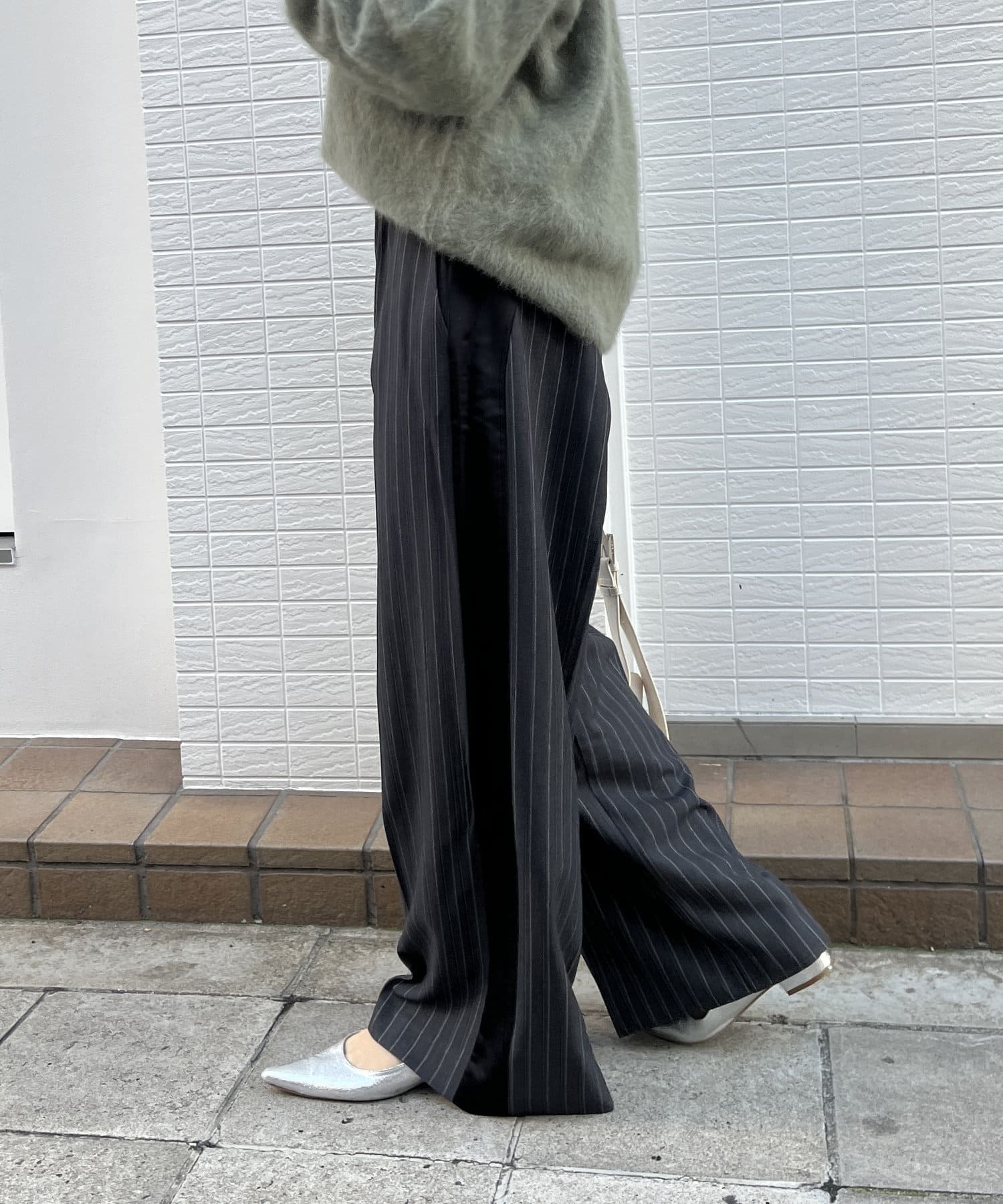 サテンストライプクルーイパンツ journal standard luxe WEB限定】ピンストライプサテンラインパンツ | DOUDOU(ドゥドゥ