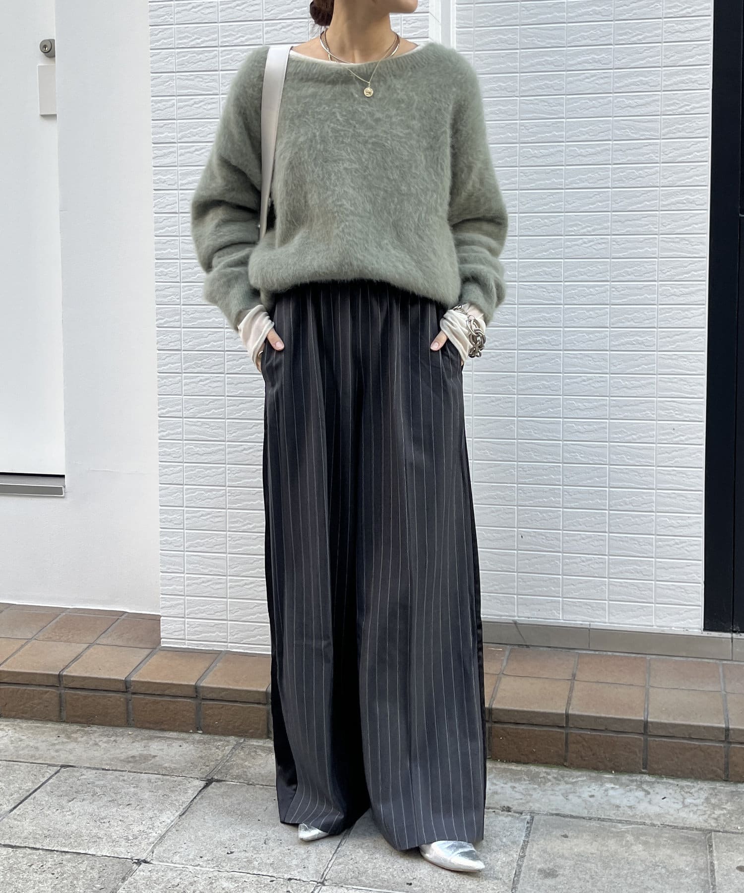 【HERNO】リネン ピンストライプ パンツ シャンティ メンズ サマー リネン パンツ シャンティイ | Herno® (ヘルノ)