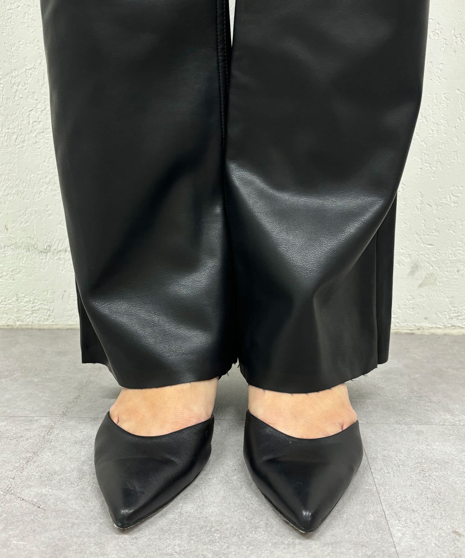 OUTLET(アウトレット) 【SHENERY】ストレートレザーパンツ