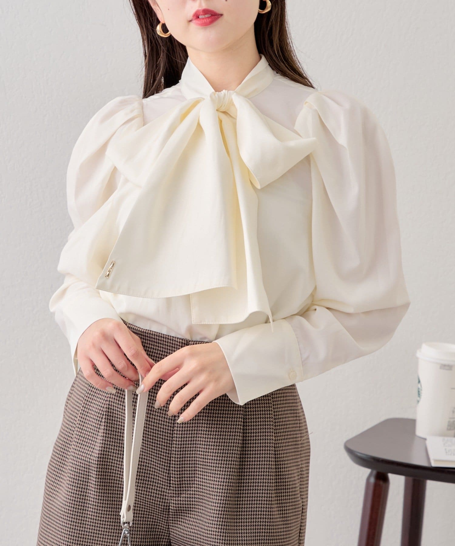 ト セール おすすめ Chico】ビッグリボンパワショルブラウス | OUTLET(アウトレット トップス