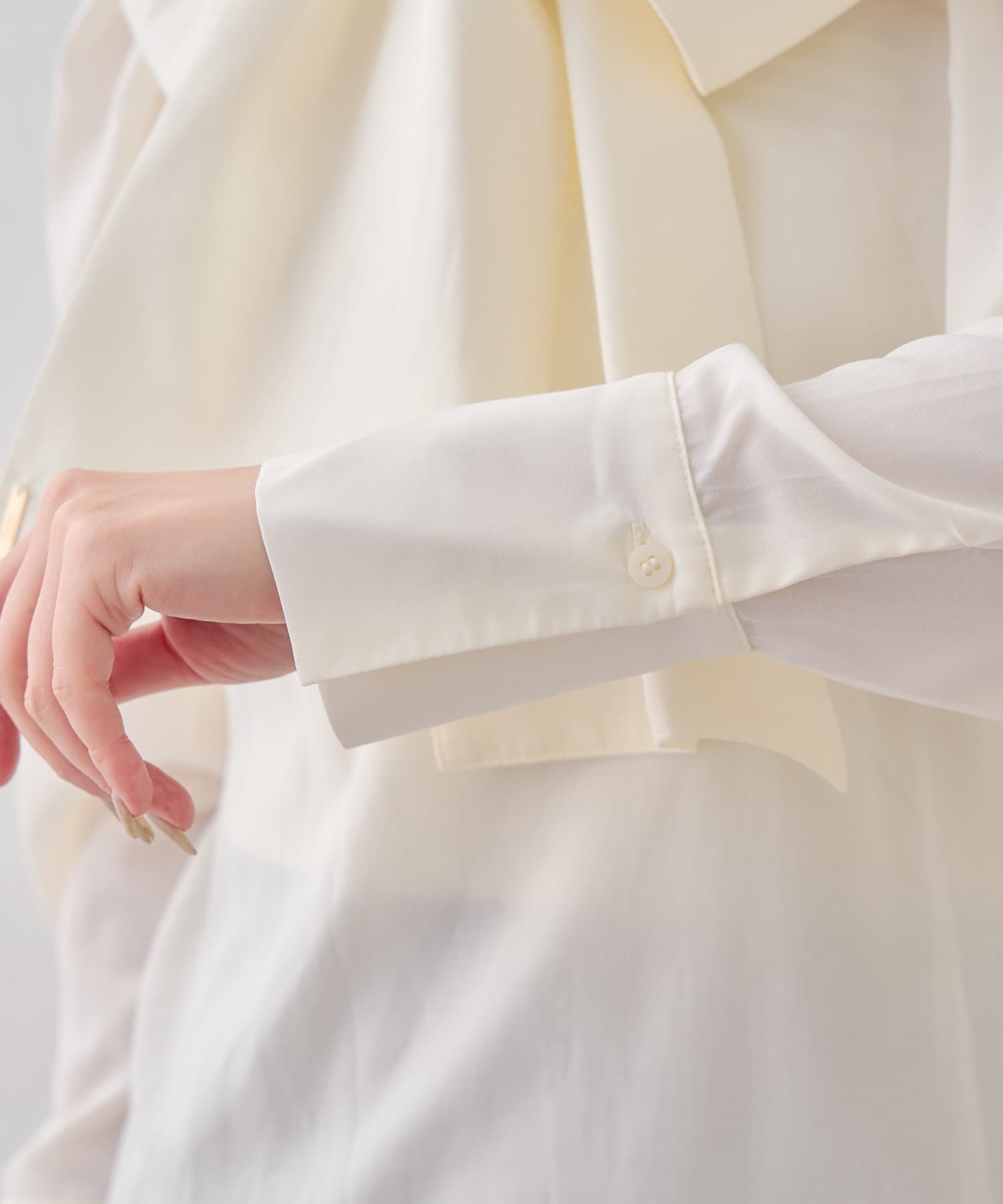 OUTLET(アウトレット) 【Chico】ビッグリボンパワショルブラウス