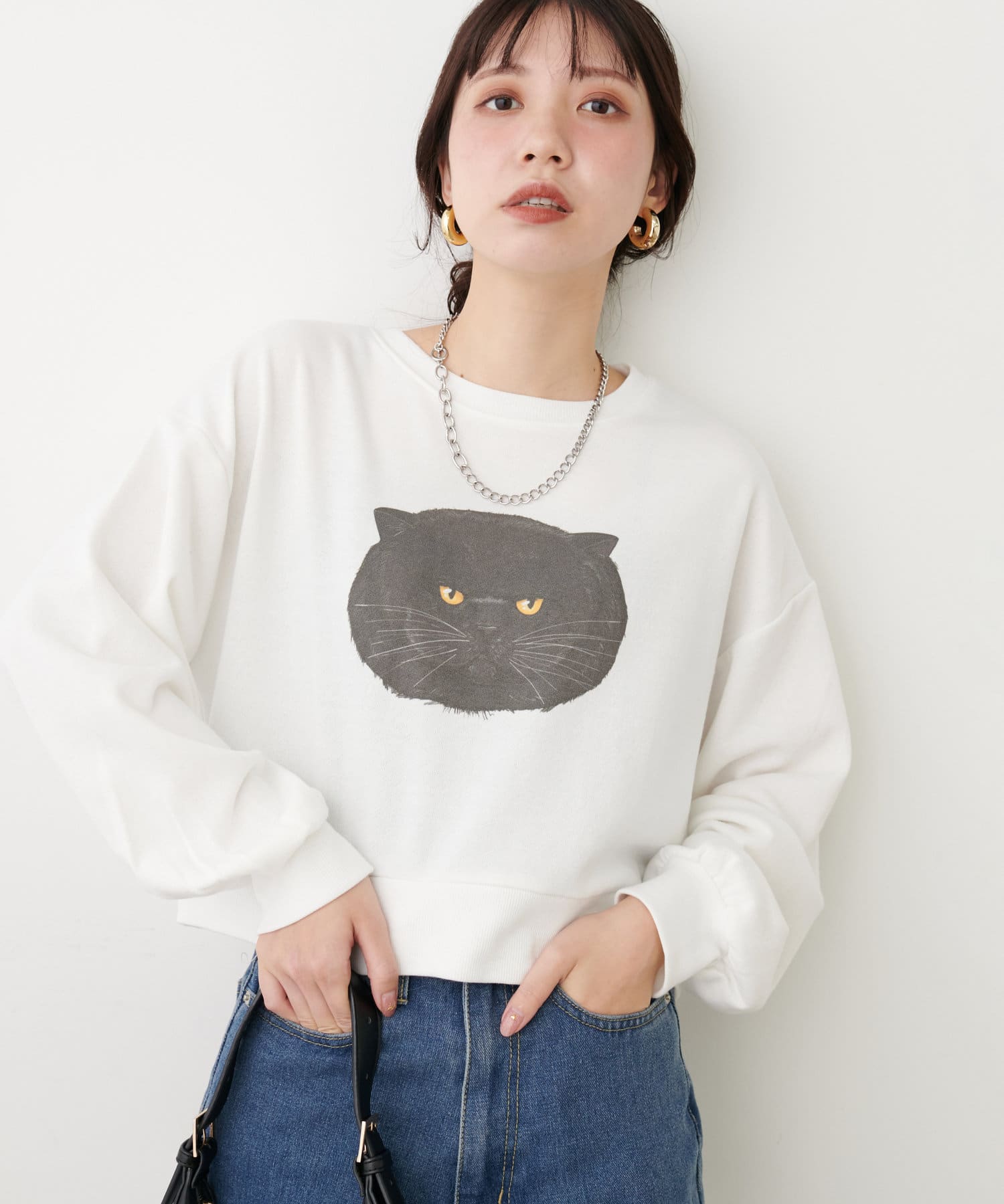 natural couture(ナチュラルクチュール) ジト目ねこちゃん裏毛プルオーバー