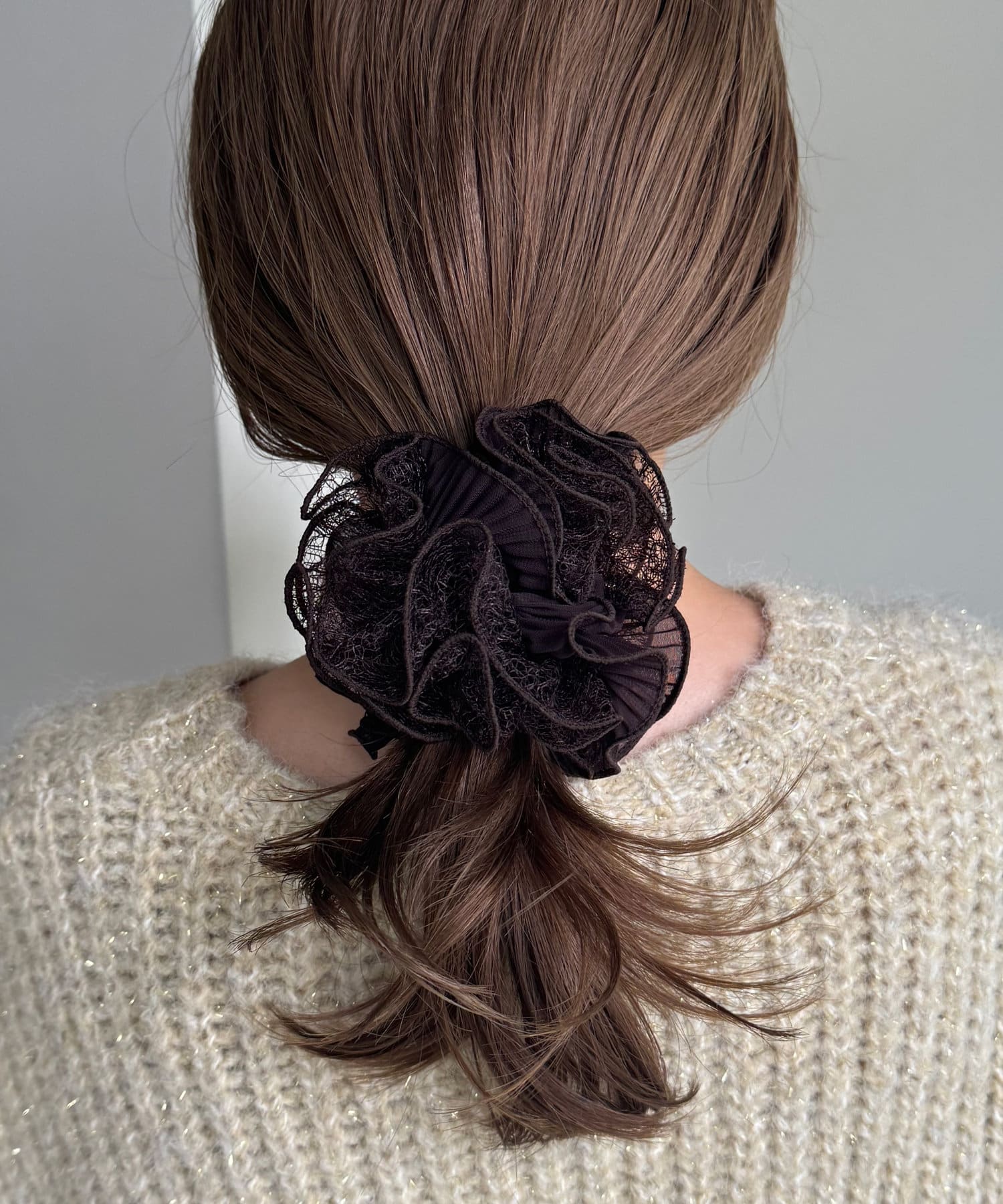 水色レースフリルシュシュ scallop lace chouchou～ｽｶﾗｯﾌﾟﾚｰｽｼｭｼｭ | flower／フラワー公式通販