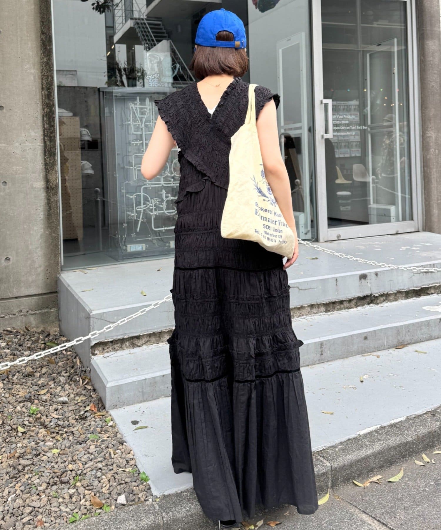 【WEB限定】インド綿の風合いの良さ、拘りの刺繍がお洒落さを格上げしてくれるTYPYで人気のちょっと贅沢な【From India】大胆なフリルが目を惹く1枚でコーデが完成する"主役級ワンピー