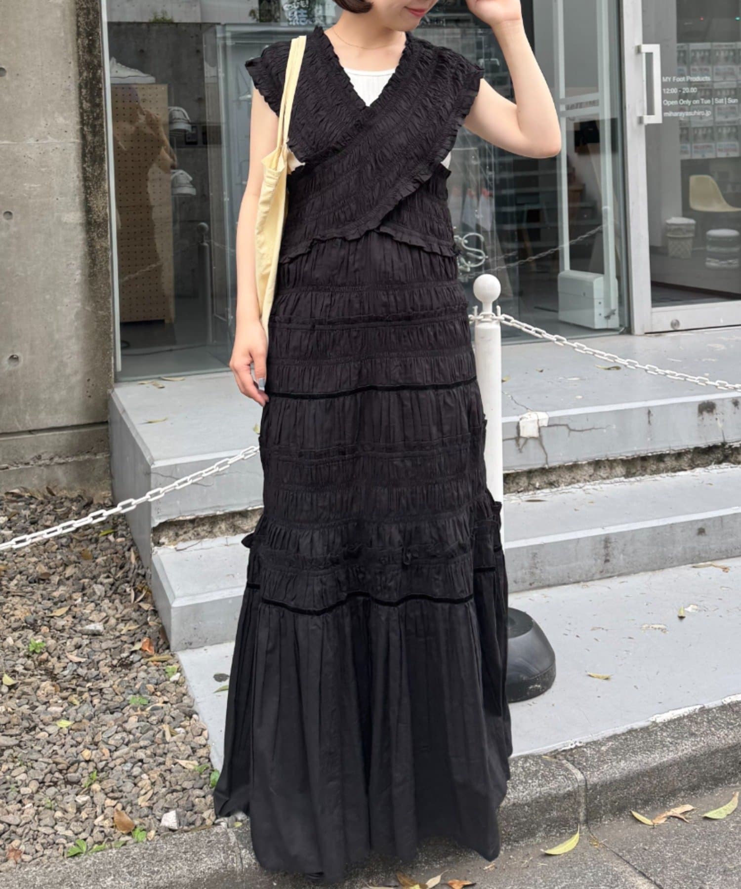 *GANNI* シャーリングポプリンフリルワンピース ナチュラルワッシャーポプリンワンピース｜BIGI online store