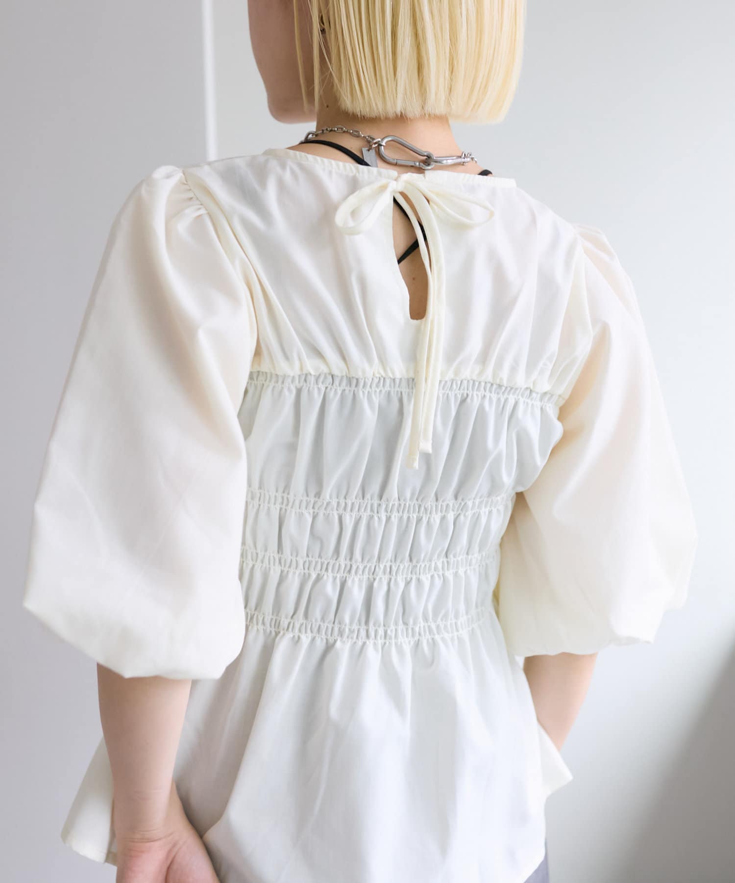 liten シャーリングブラウス　ホワイト w closet】シャーリングブラウス | OUTLET(アウトレット