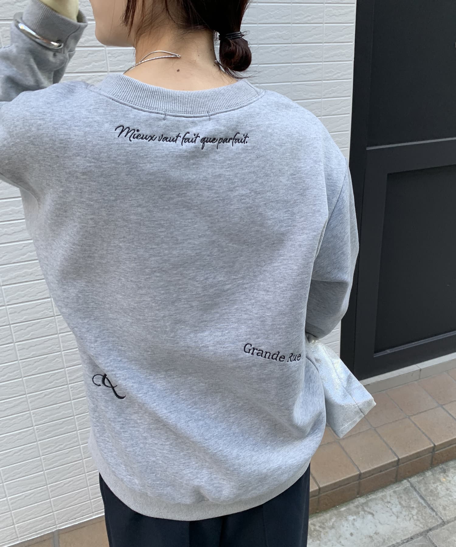 DOUDOU(ドゥドゥ) 【新色追加/WEB限定】ランダム刺繍プルオーバー