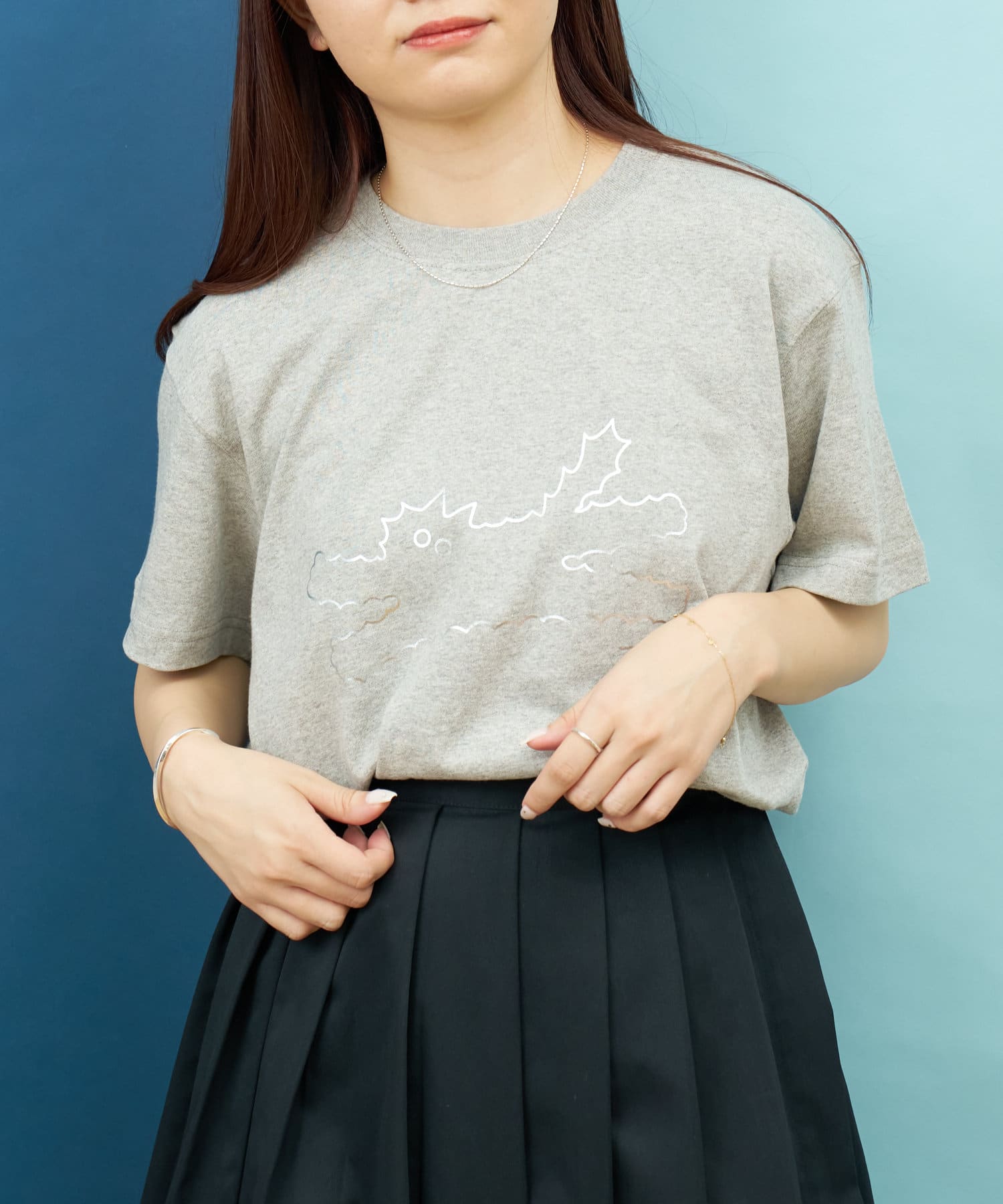 BIRTHDAY BAR(バースデイバー) レディース umao×BIRTHDAY BAR　ホイルプリントTシャツ グレー