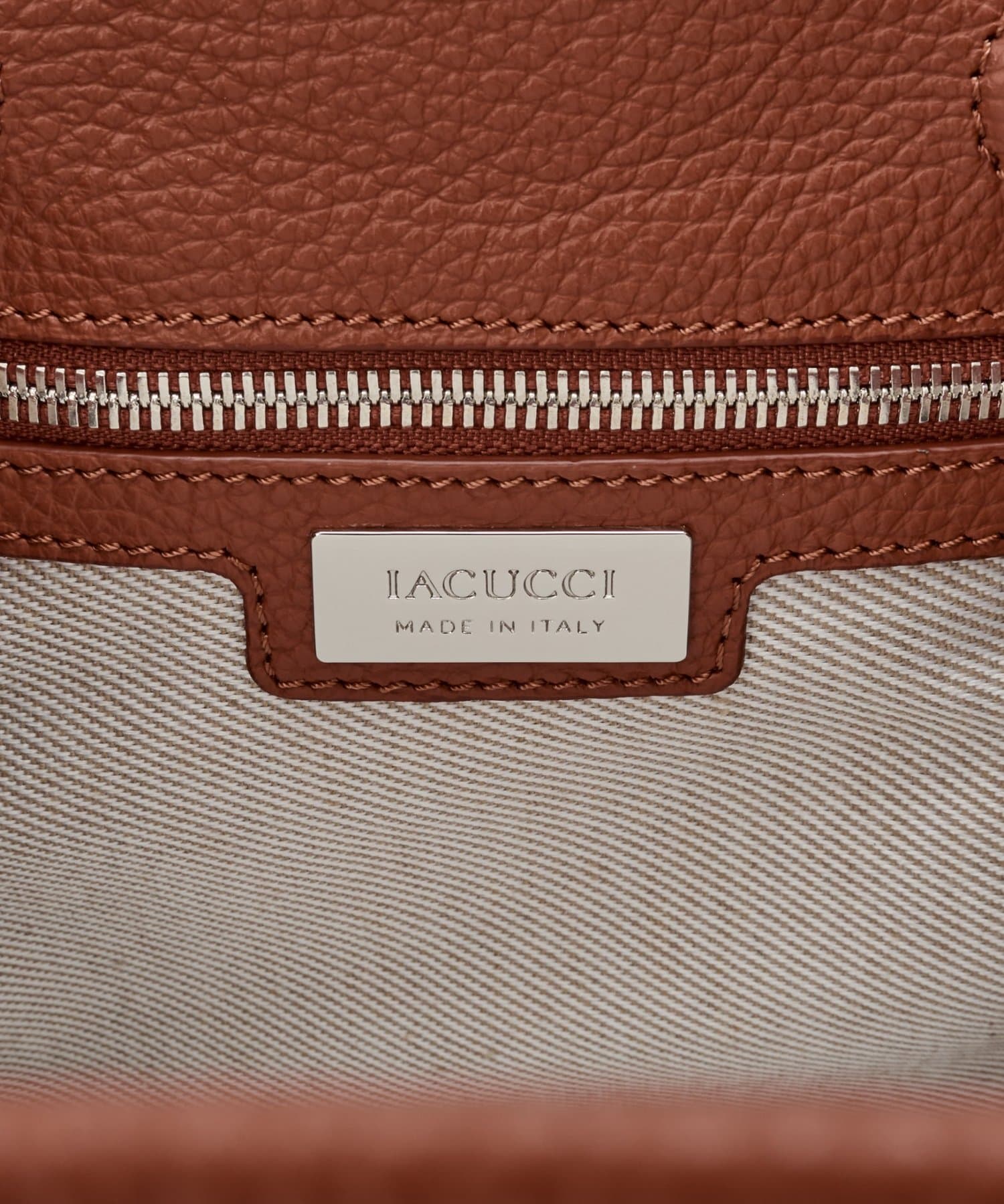 IACUCCI(イアクッチ) センティエーロ ミニトート CERVO