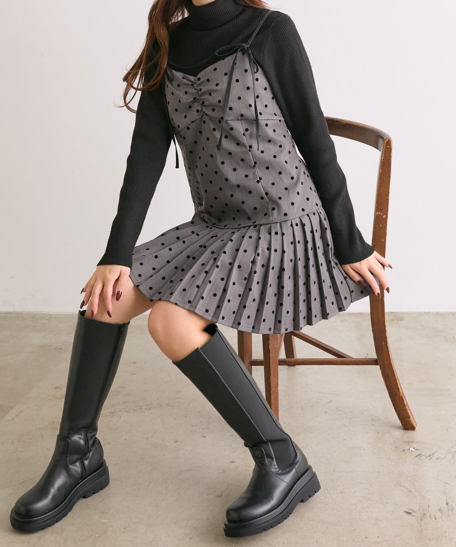 Olive des Olive Shion チェリープリーツミニワンピース 大好評につき再販売】Shion チェリープリーツミニワンピース
