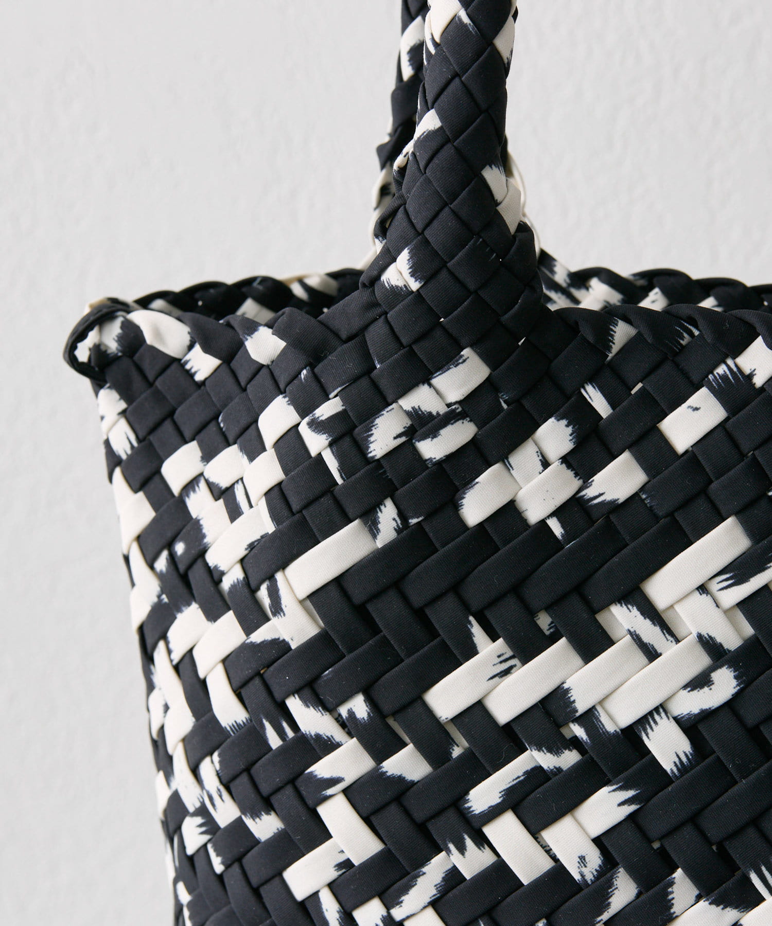 FEEL AND TASTE（フィールアンドテイスト）】weaving minibucket
