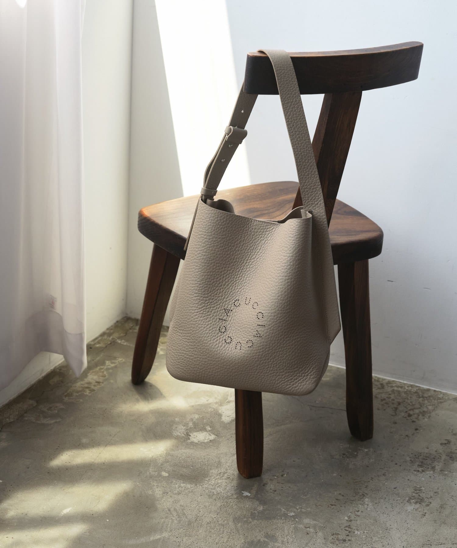 IACUCCI(イアクッチ) グッシオ ワンハンドルトート ALCE