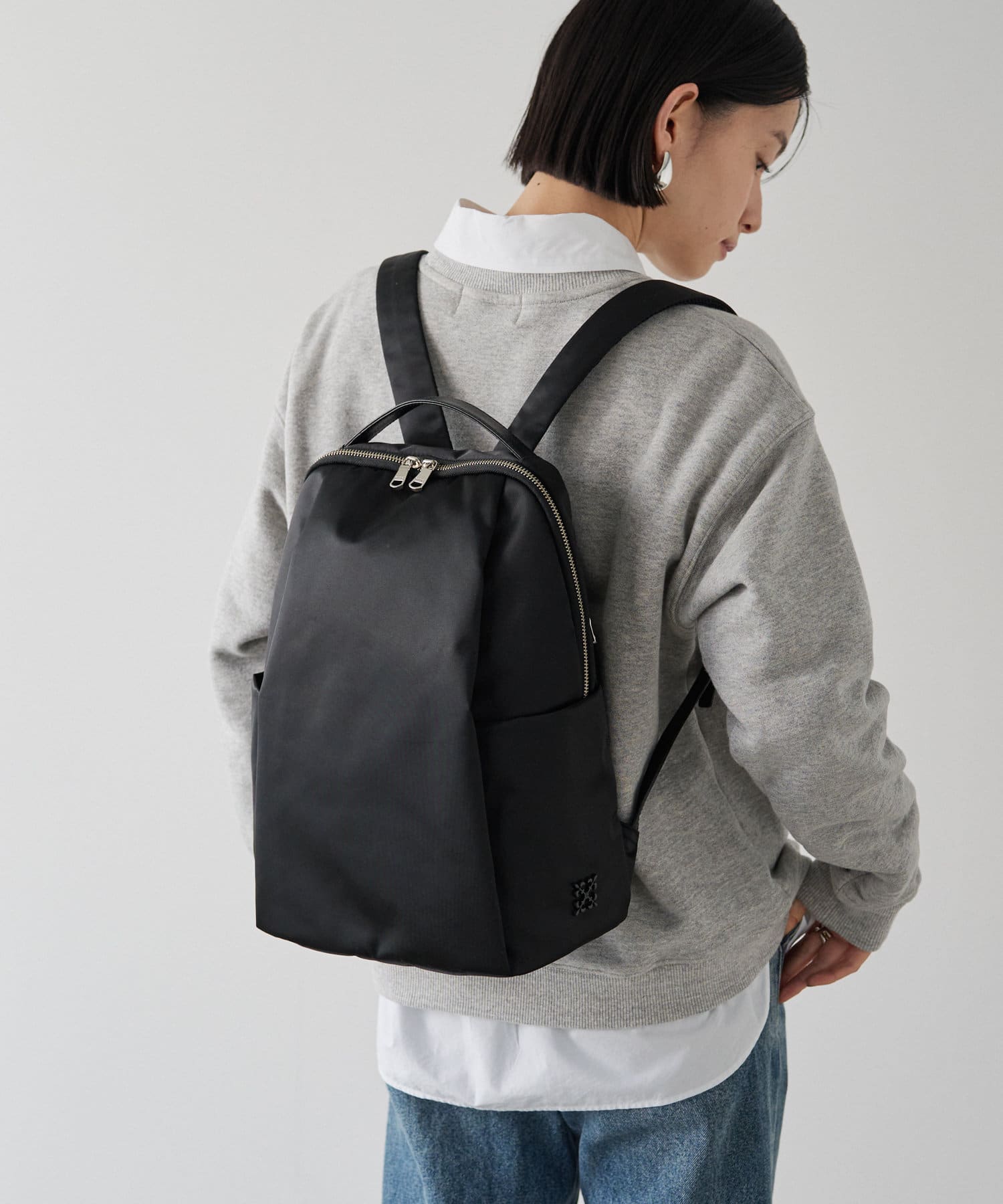 russet(ラシット) ［約13リットル/490g/背面メッシュ仕様］ナイロンリュックサック