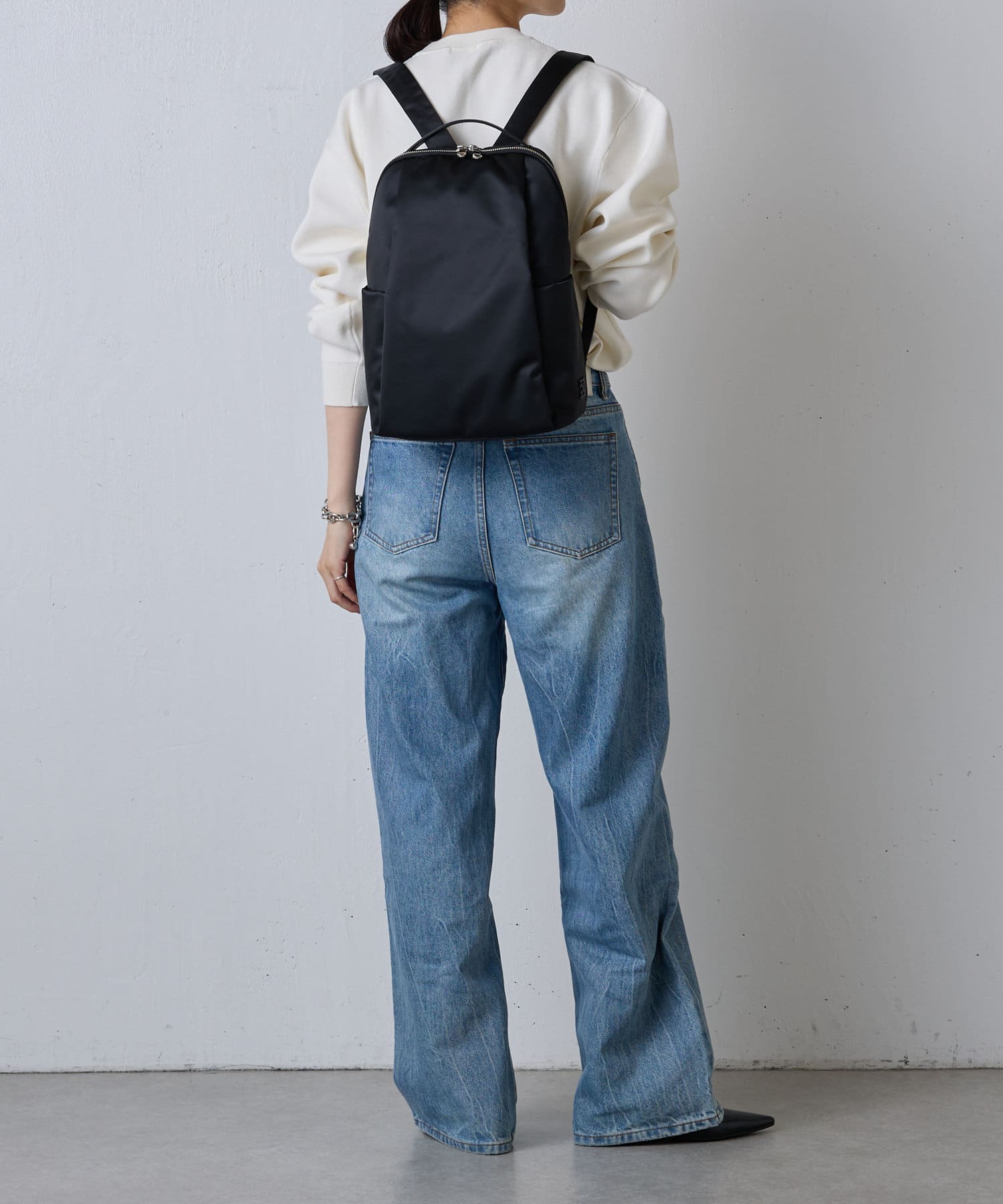 russet(ラシット) ［約13リットル/490g/背面メッシュ仕様］ナイロンリュックサック