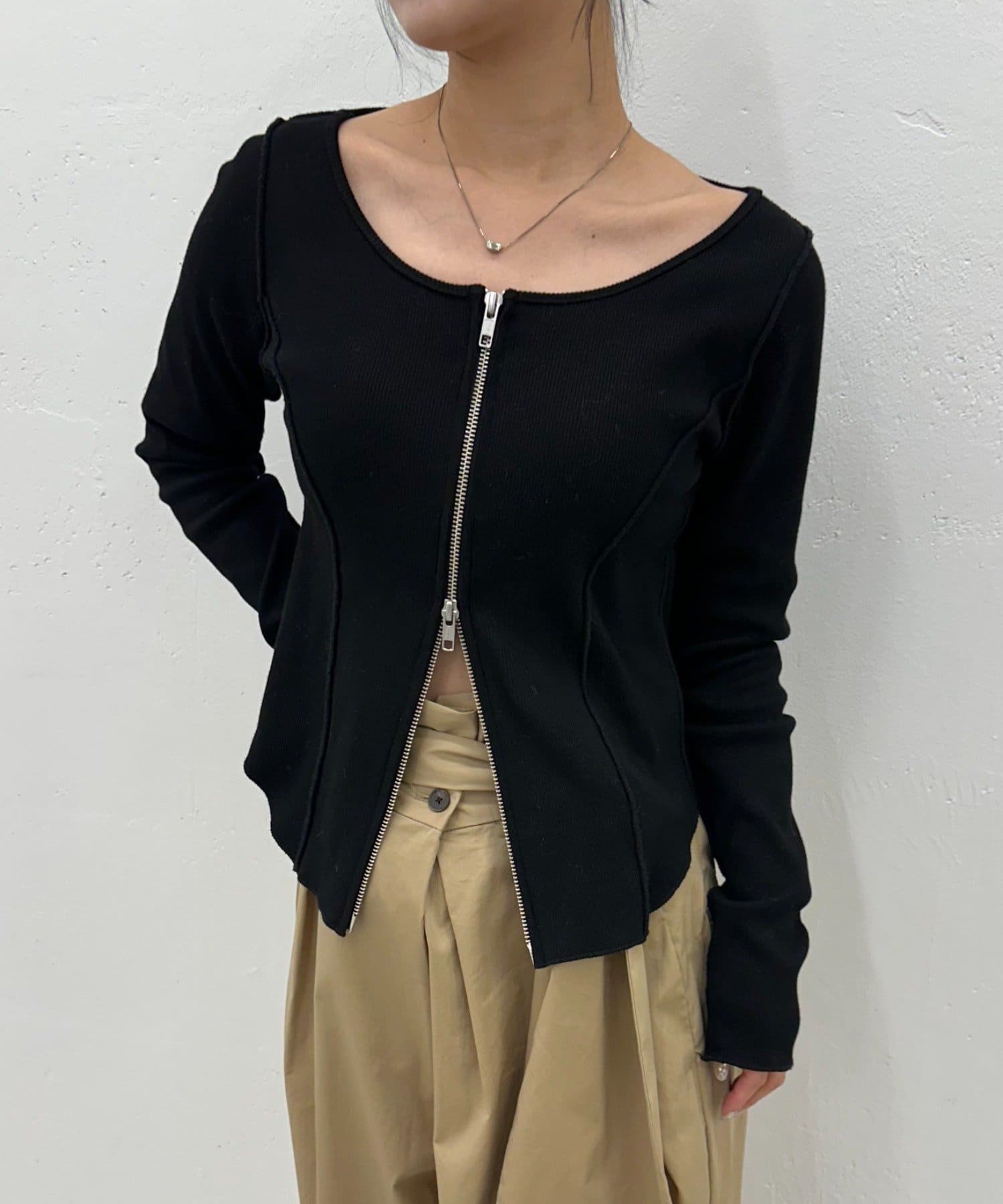 Lui's(ルイス) リブフルZIPトップス