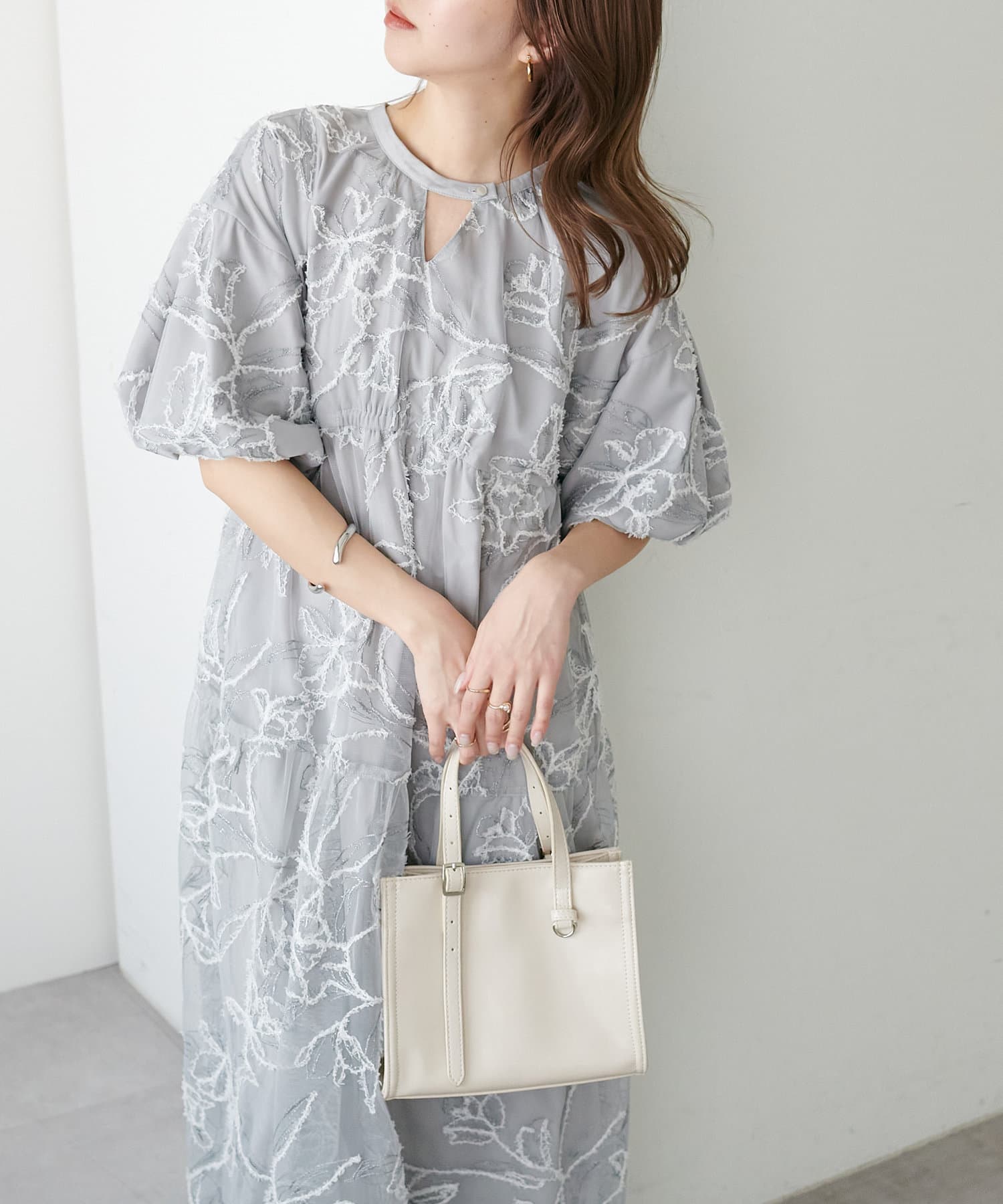 DISCOAT(ディスコート) 【オケージョン】フェザーフラワー袖バルーンワンピース《前後2WAY》