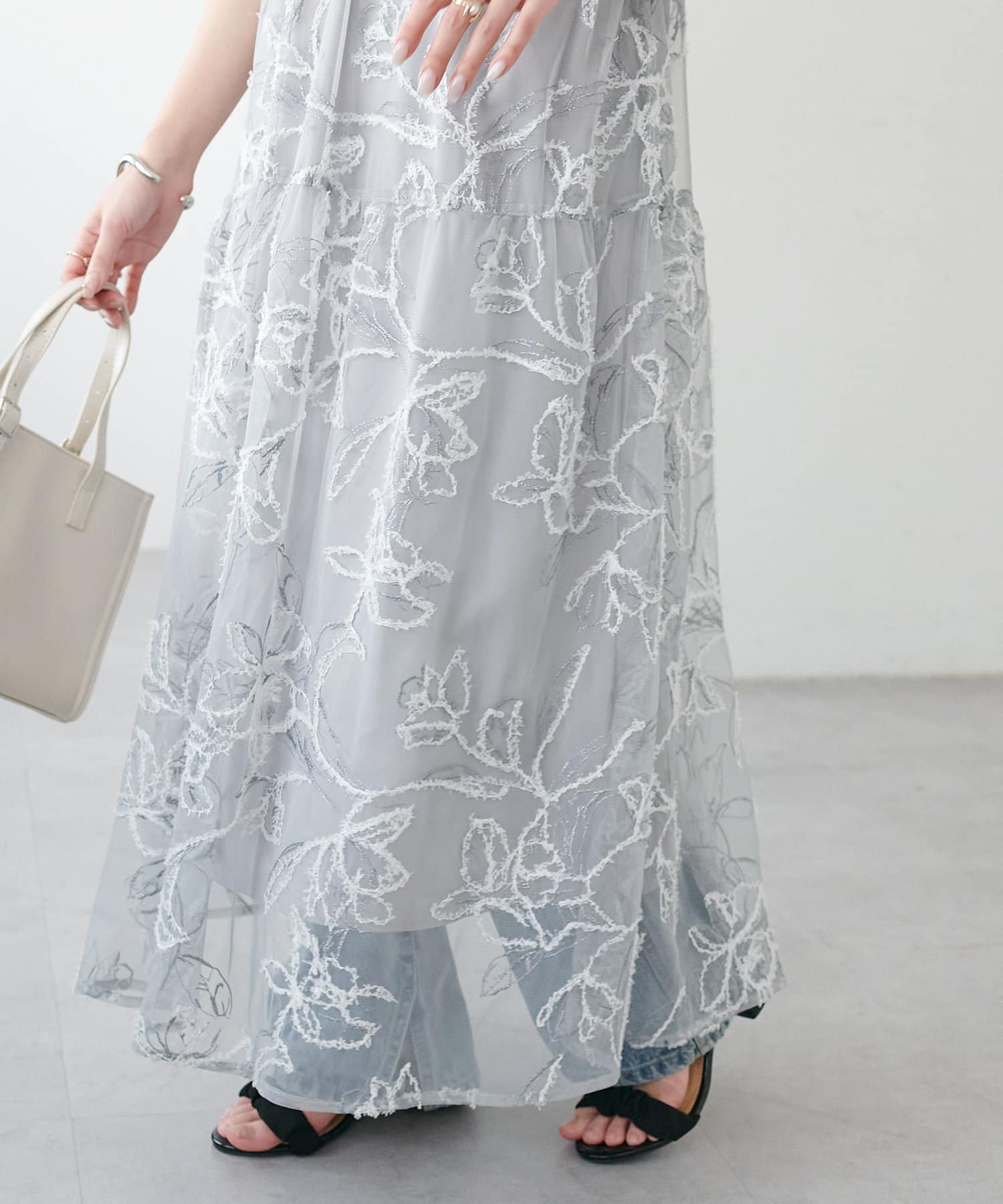 DISCOAT(ディスコート) 【オケージョン】フェザーフラワー袖バルーンワンピース《前後2WAY》