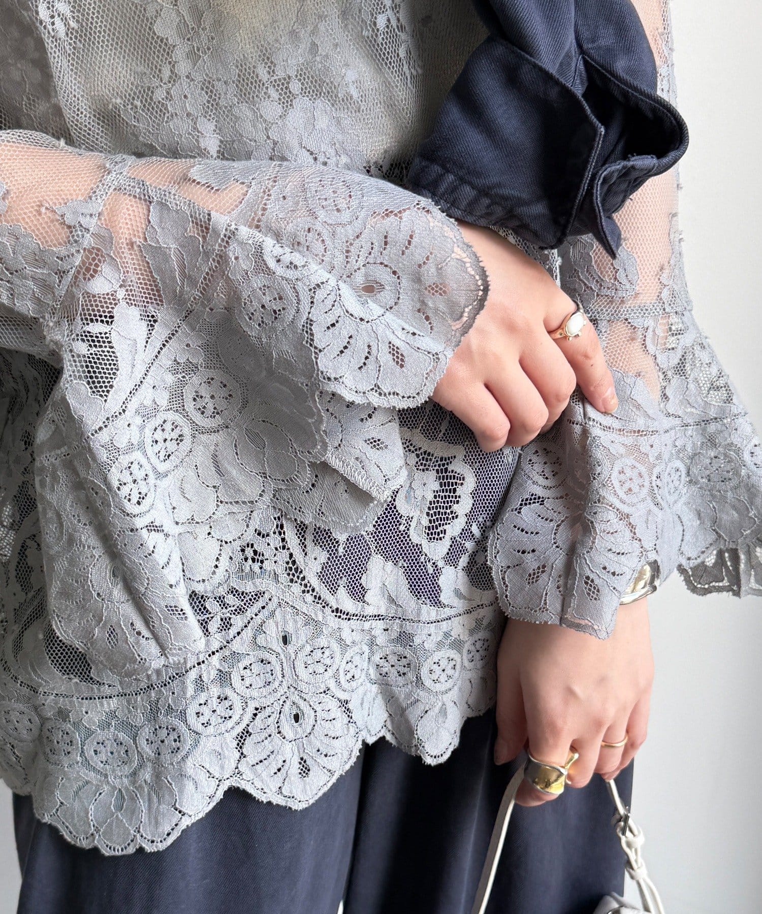 DOUDOU(ドゥドゥ) 【完売カラー再追加！/レイヤードアイテム/着映え◎】レースフレアブラウス