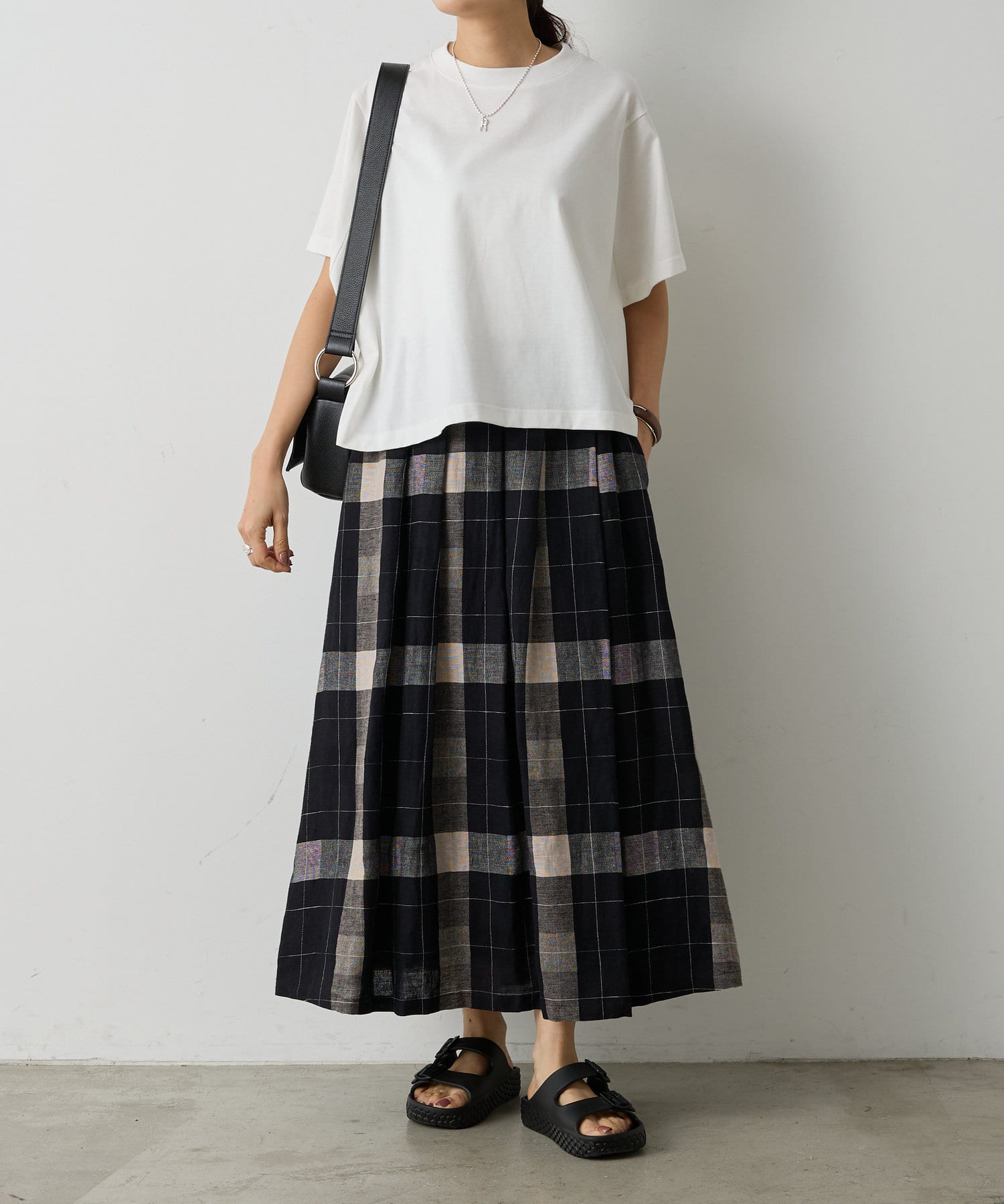 BEARDSLEY(ビアズリー) イニシャルネックレス(R)