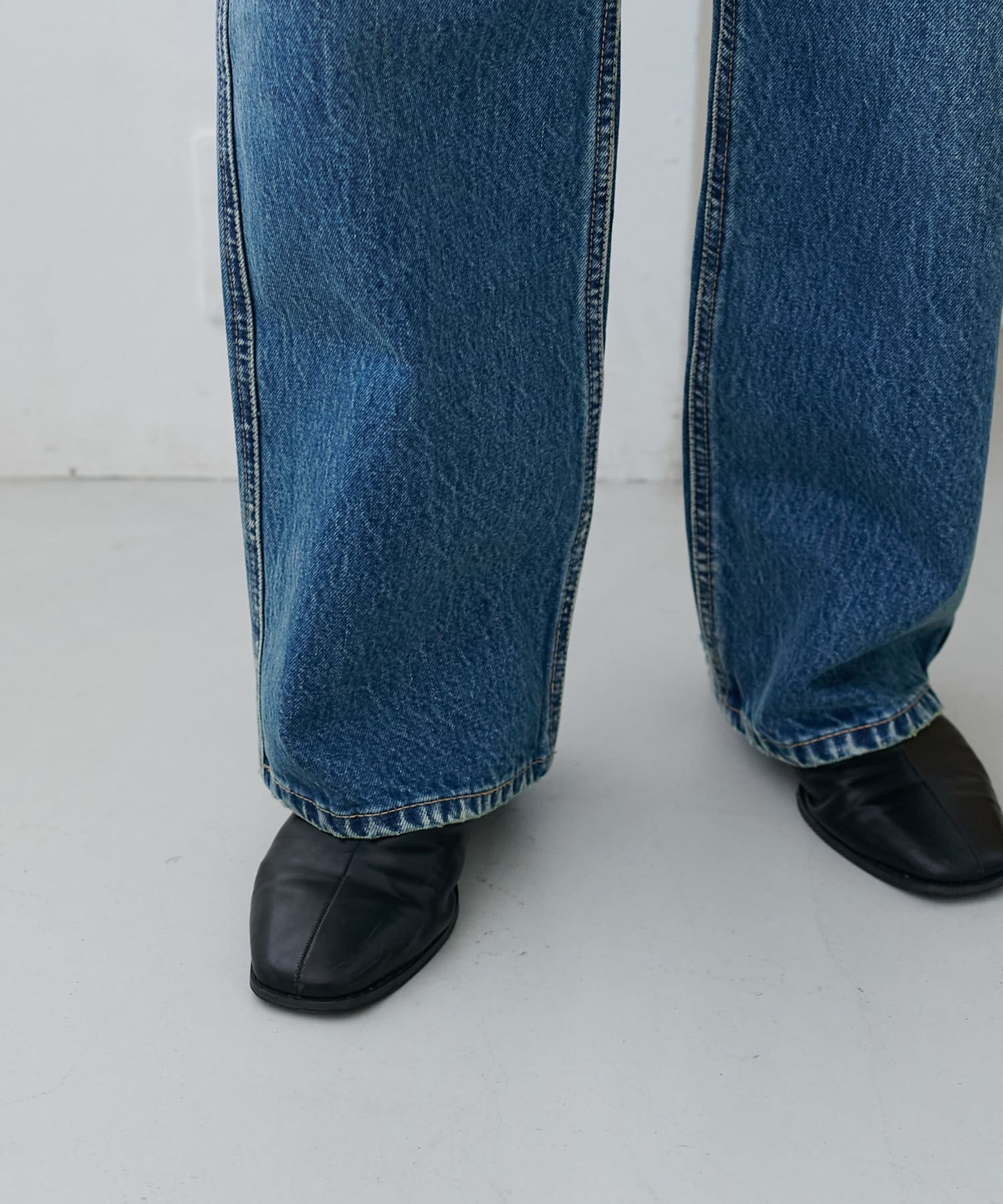DISCOAT(ディスコート) ビンテージ加工デニムストレートパンツ