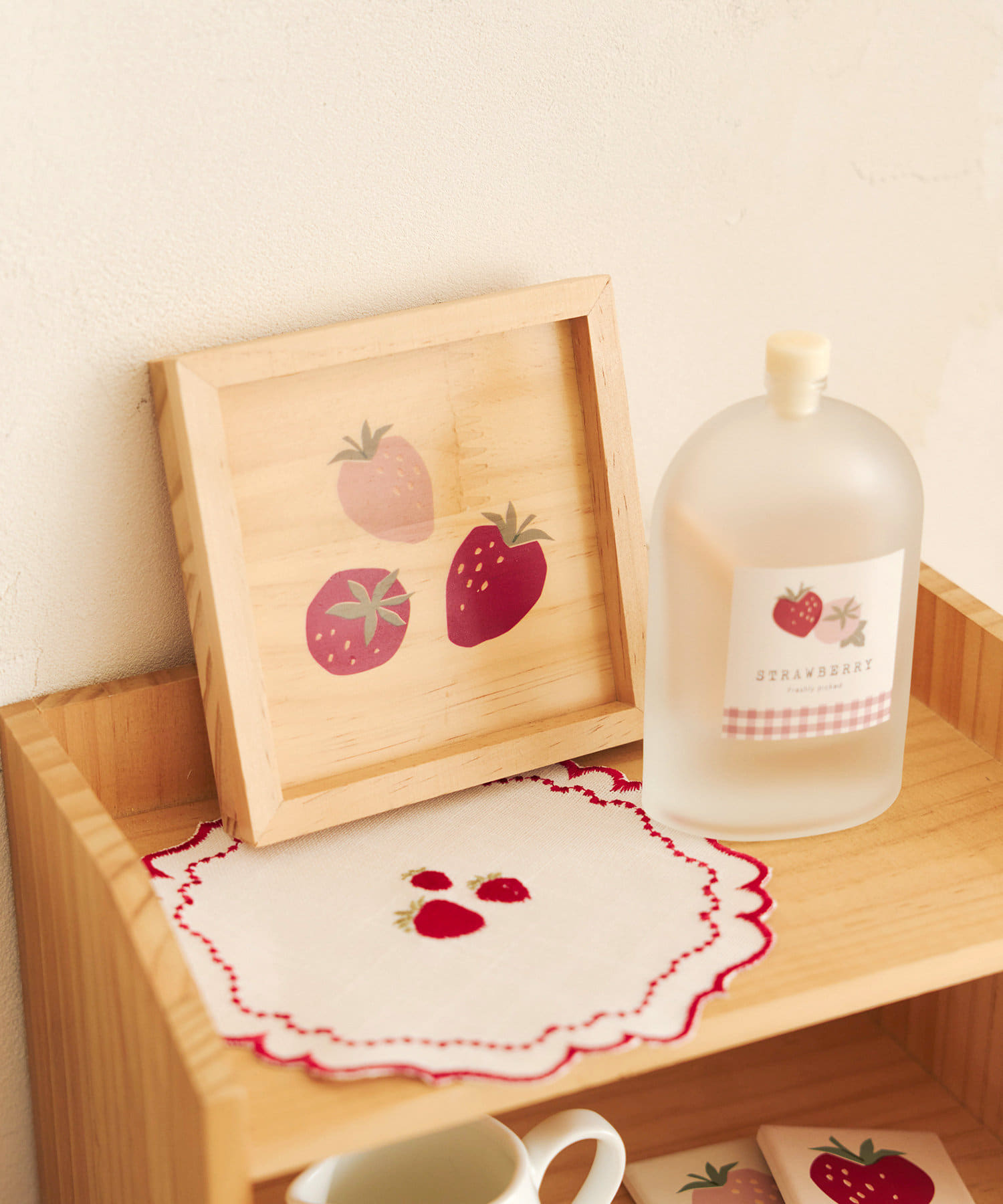 salut!(サリュ) FRUITルームフレグランス：100ml／strawberry