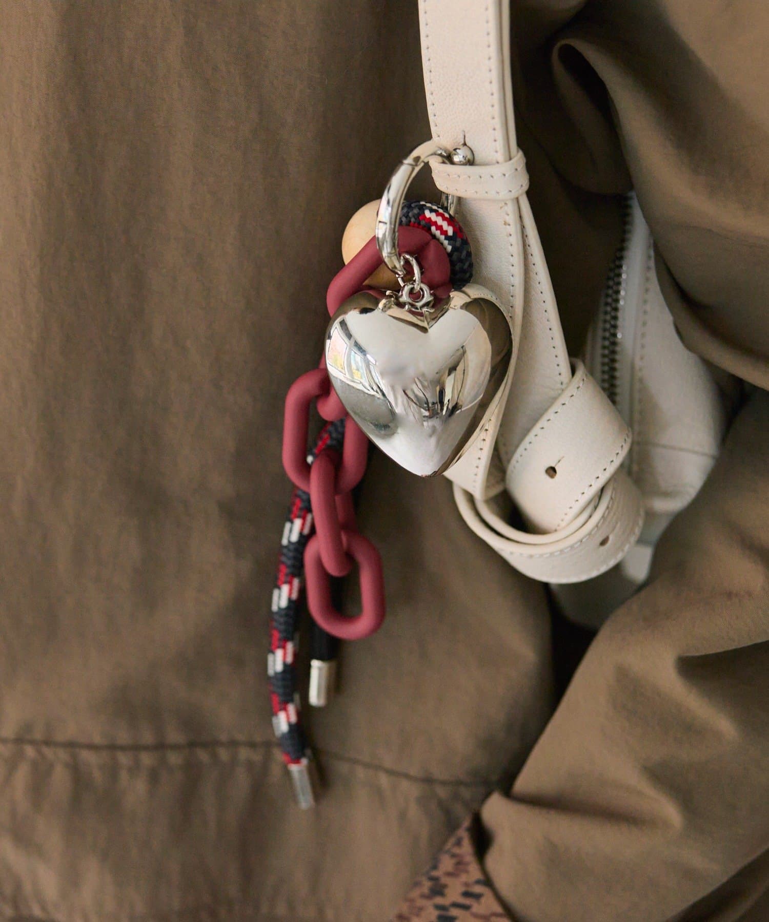 ear PAPILLONNER(イア パピヨネ) 再追加!《インフルエンサーuchida企画/動画あり》ハート付きロープストラップ/バッグチャーム