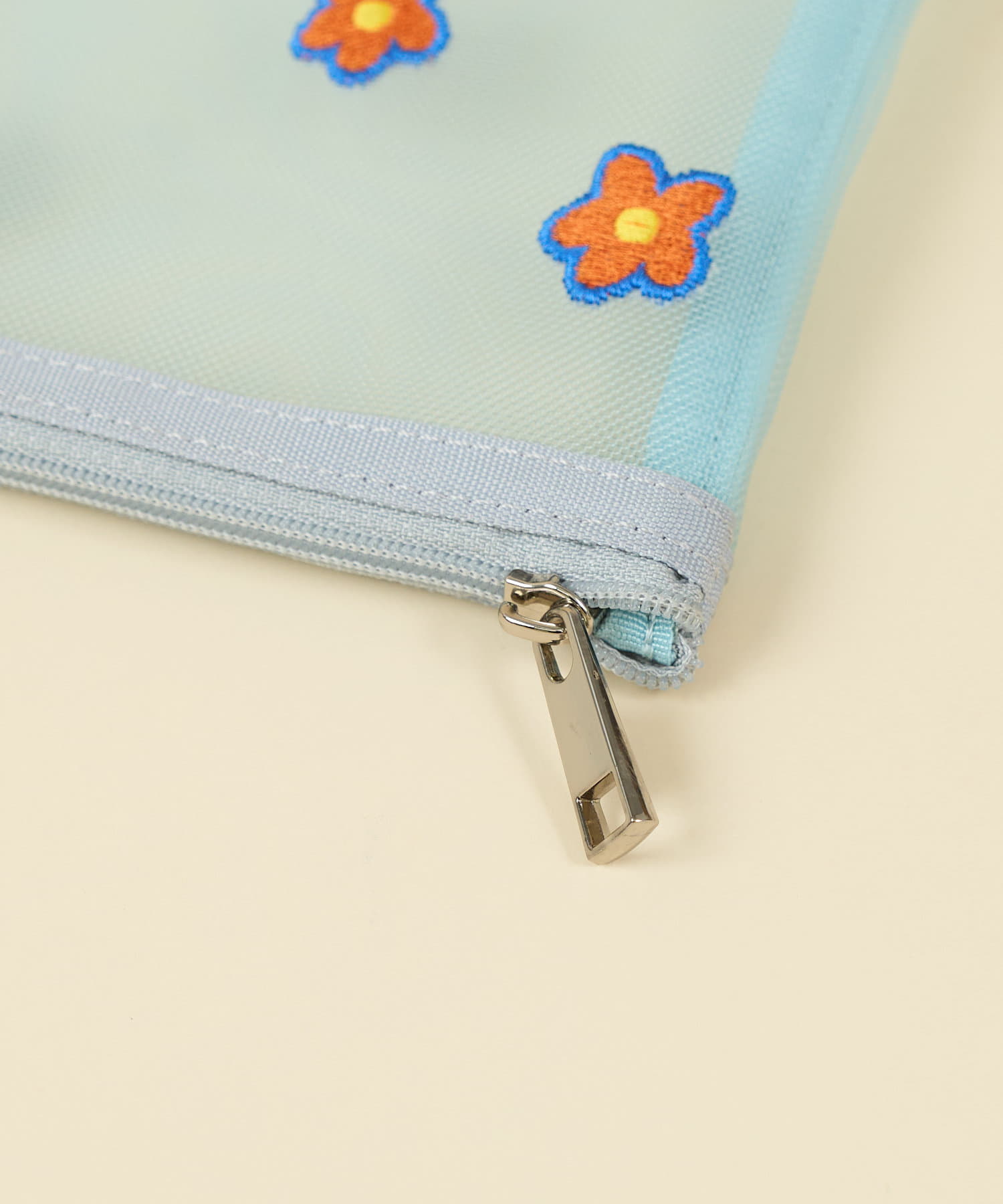 BIRTHDAY BAR(バースデイバー) Motif　flower pouch