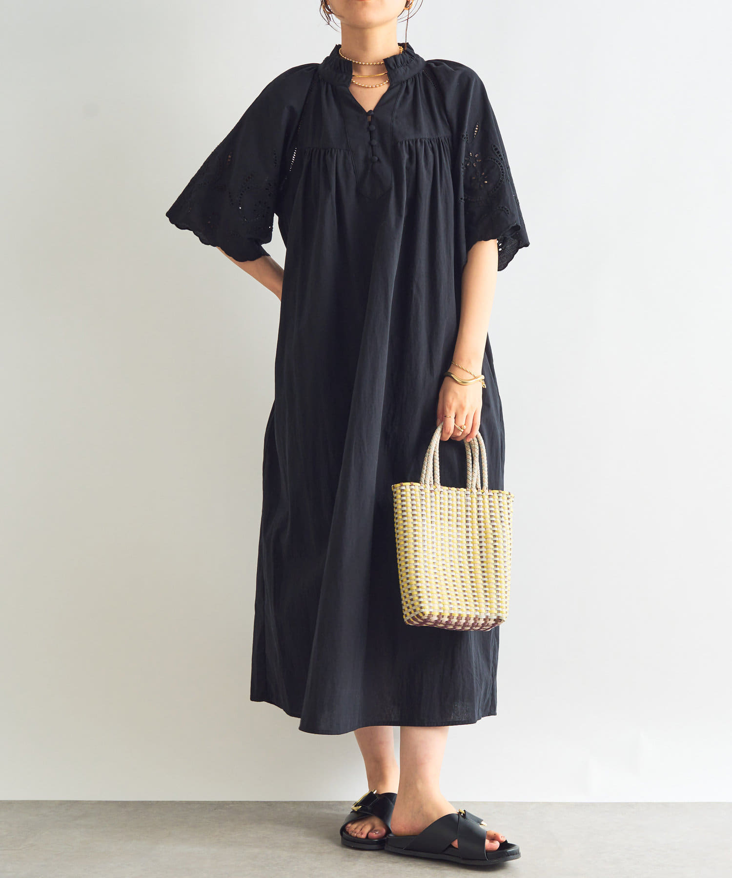 大人可愛い雰囲気を演出してくれるワンピース商品ポイント・袖刺繡がアクセントになり、これ1枚で大人可愛い雰囲気にまとめてくれます。・普段使いしやすいカラーバリエーションでデイリーに大活躍間違いなし◎・コ