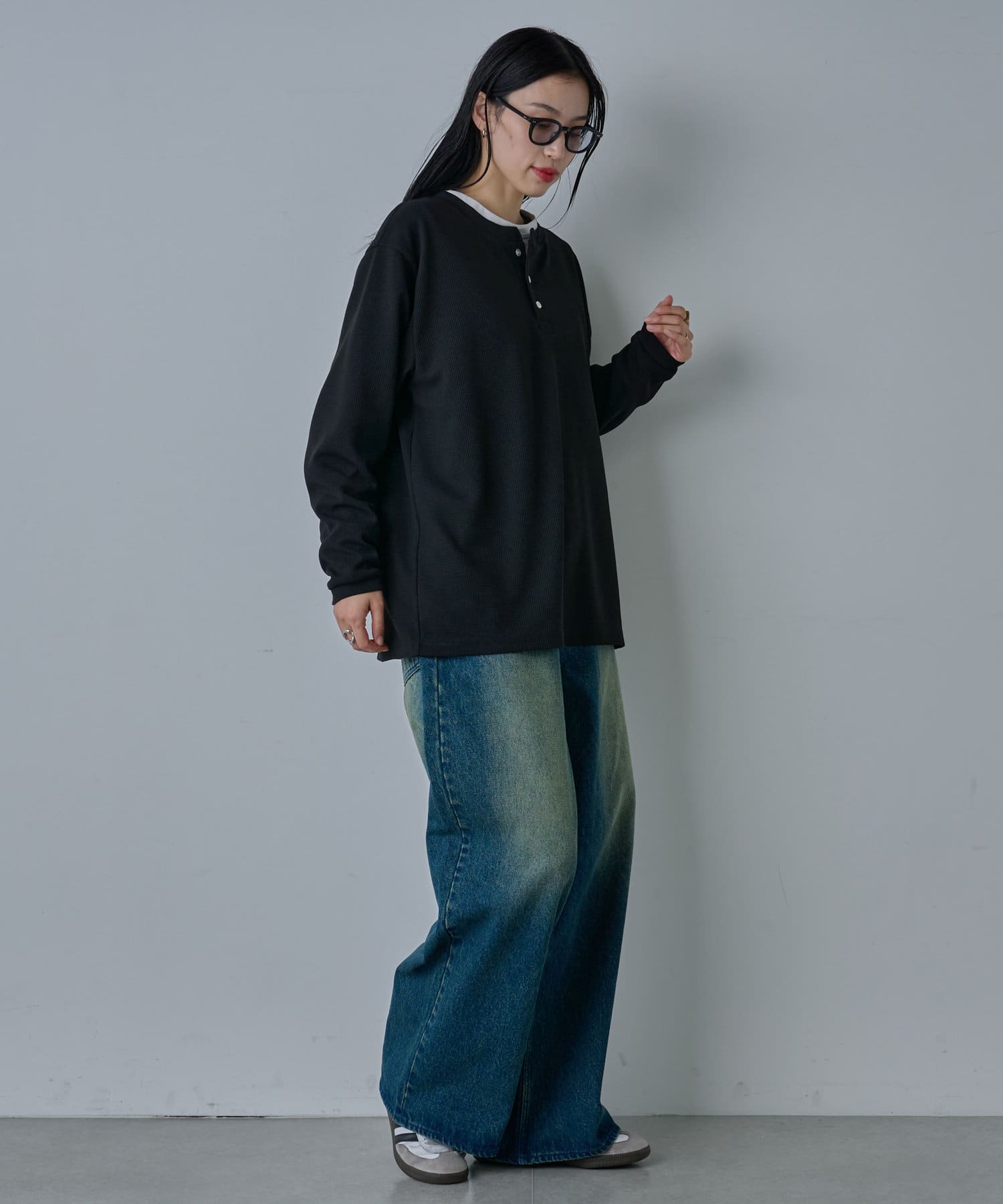 【GUMZZI】ネックラインラッフルオールインワンto28820 PING APPAREL】サライテック二重織半袖ハーフジップハイネック