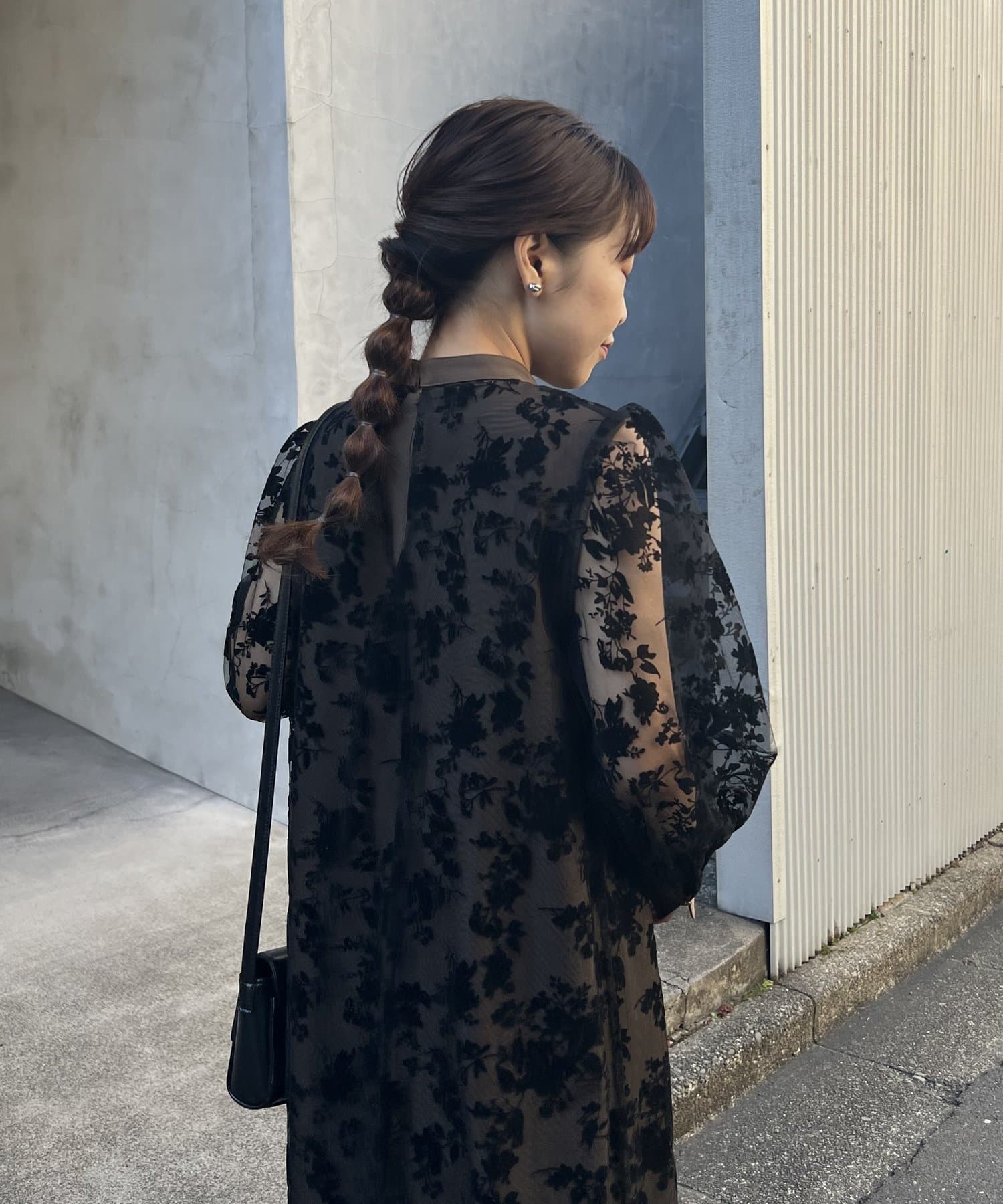 【colony 2139】コロニー2139 黒のパフスリーブミニチュニック colony 2139】コロニー2139 黒のパフスリーブミニチュニック