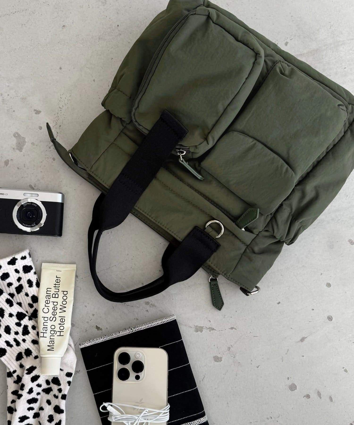 DISCOAT(ディスコート) 【新色追加/お気に入り1.9万突破！/11ポケット】ユーティリティーパフィートートバッグ《詳細動画あり》