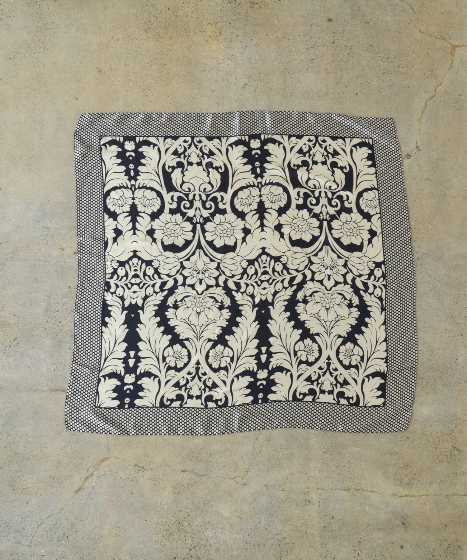 CIAOPANIC TYPY(チャオパニックティピー) :【新色追加】【lil】アソートデザインスカーフ