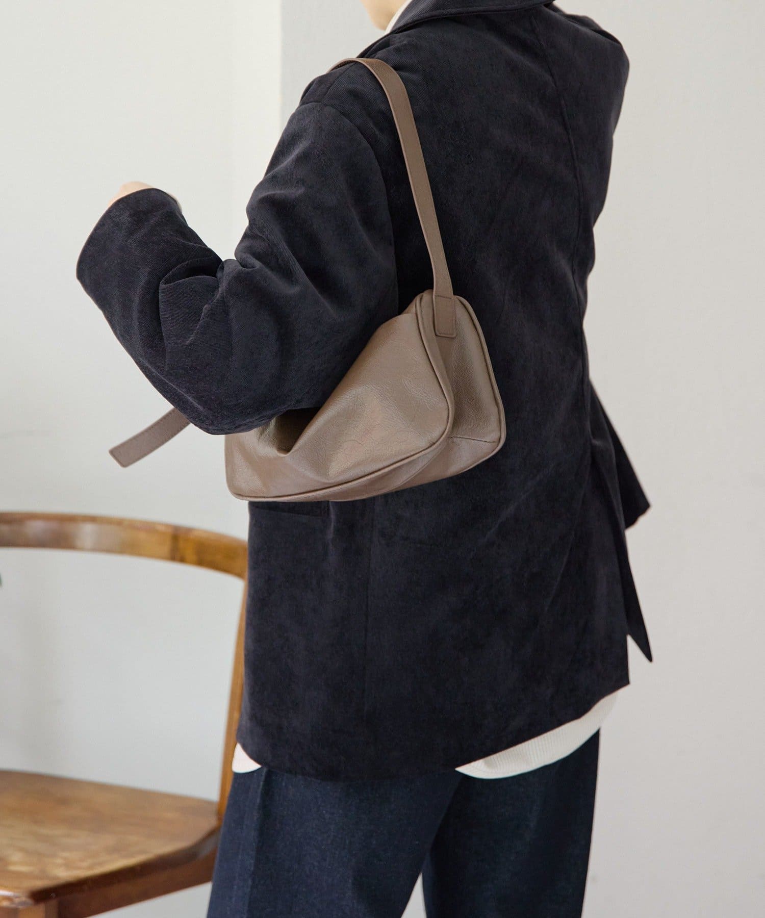 ear PAPILLONNER(イア パピヨネ) ミニスワローマチショルダーバッグ《本革/超軽量280g/全骨格◎/500mlペットボトルも入る！》