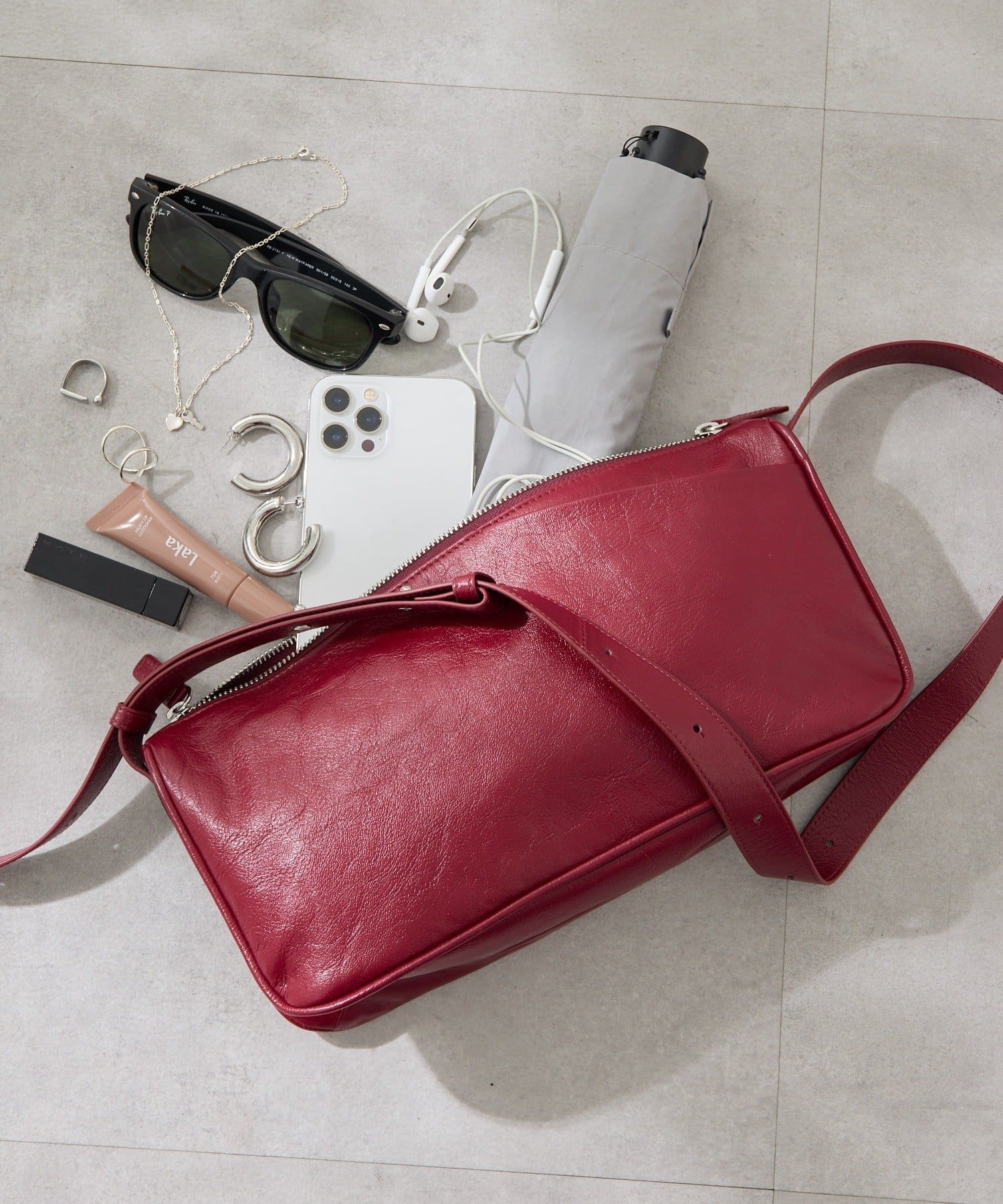 ear PAPILLONNER(イア パピヨネ) ミニスワローマチショルダーバッグ《本革/超軽量280g/全骨格◎/500mlペットボトルも入る！》