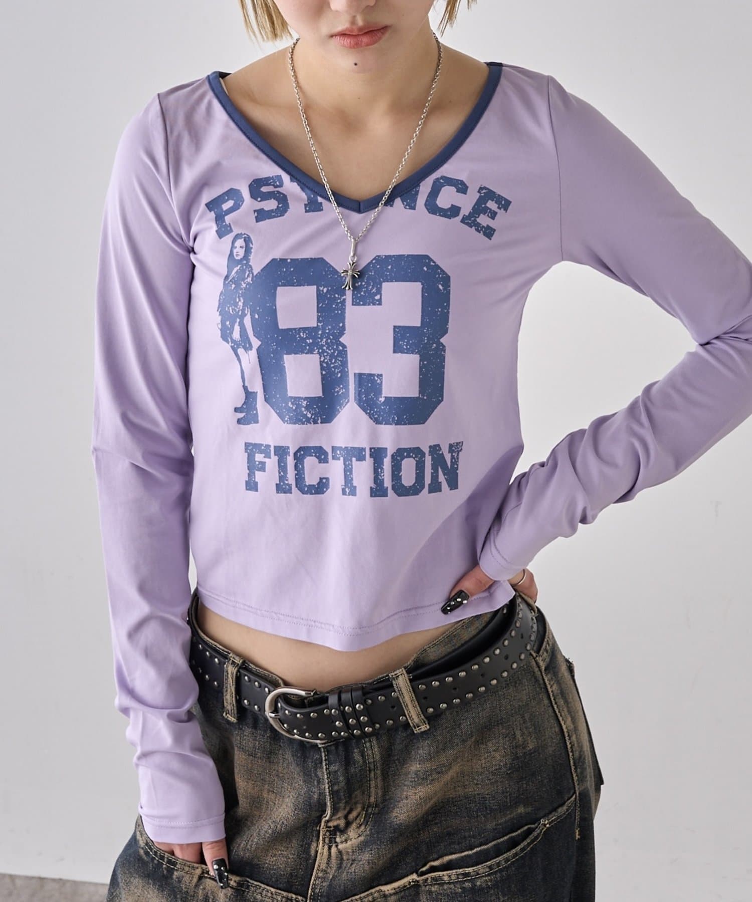 WHO’S WHO gallery(フーズフーギャラリー) エリオットVネックロンT