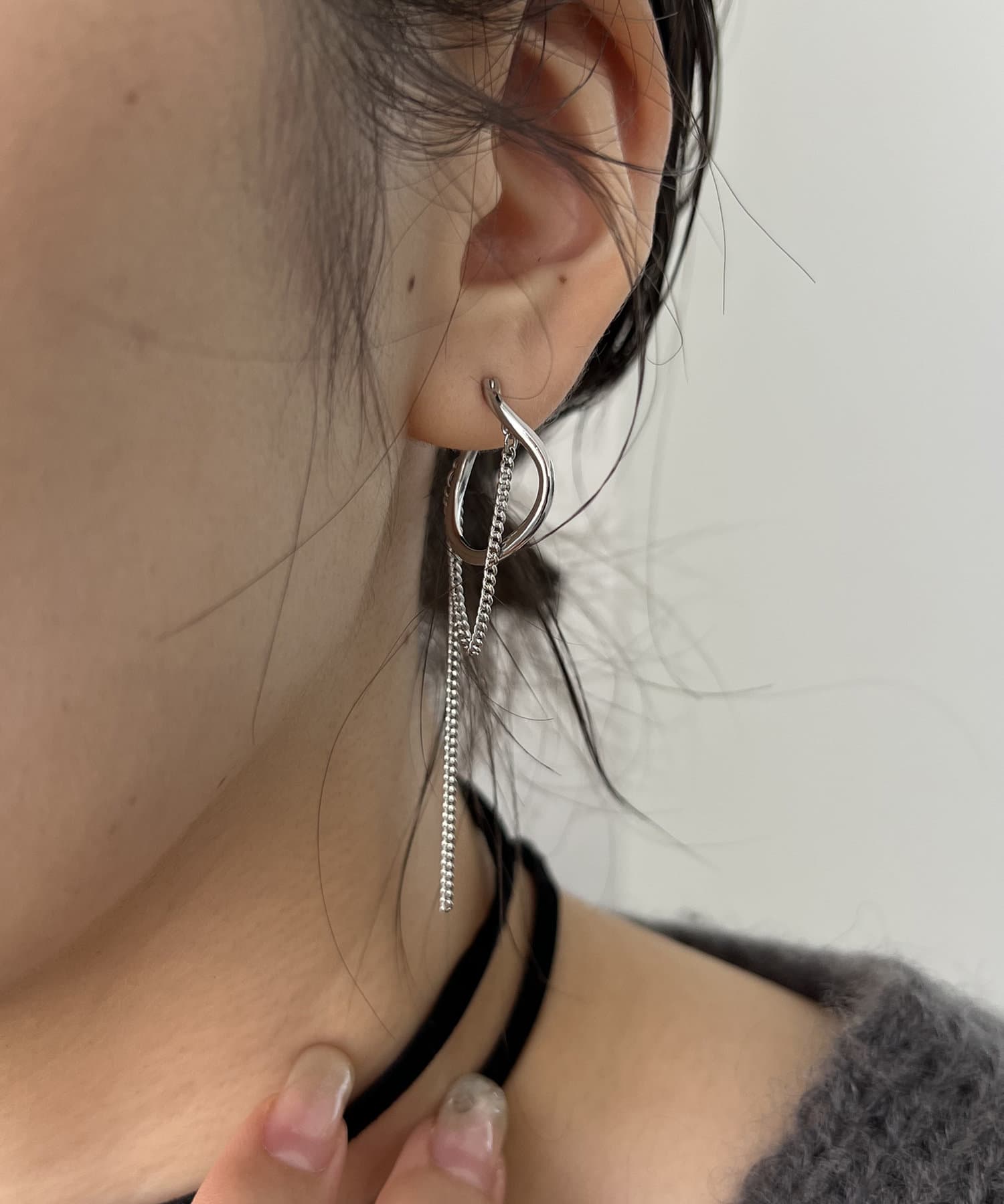 CAPRICIEUX LE'MAGE(カプリシュレマージュ) 〈GOLDY/ゴールディ〉変形フープチェーンピアス