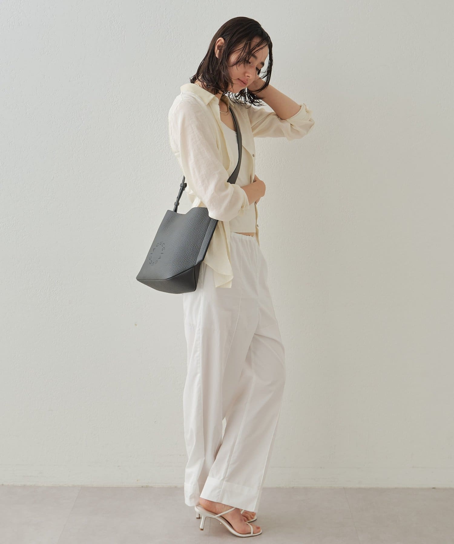 IACUCCI(イアクッチ) グッシオ ミディアムショルダー ALCE