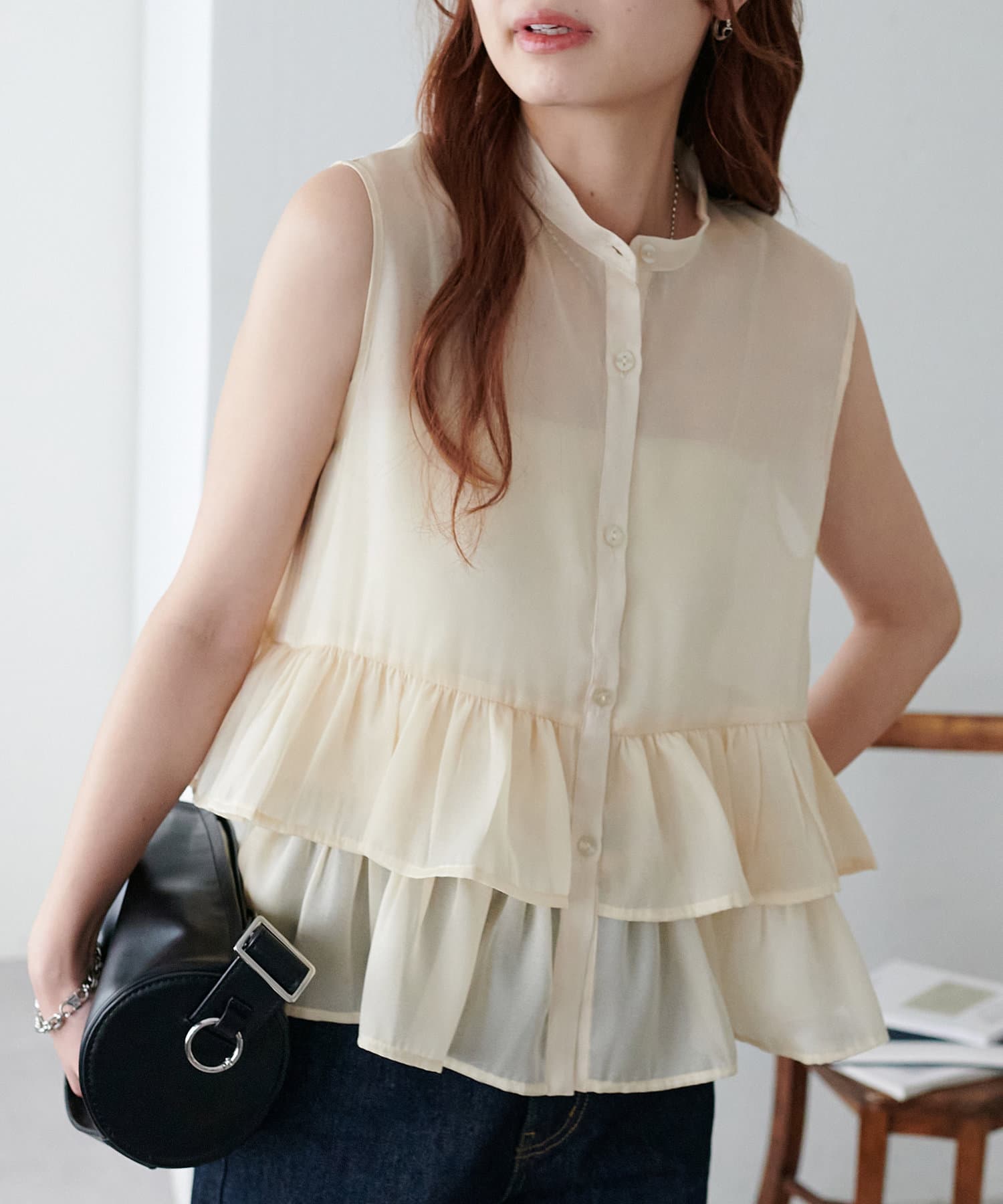 DISCOAT ONLINE LIMITED ITEM透け感×フリルで叶える、抜け感ブラウス♪●デザインふんわりとしたティアードデザインが魅力のノースリブラウス。軽やかなシアー素材と、裾の二段フリルが