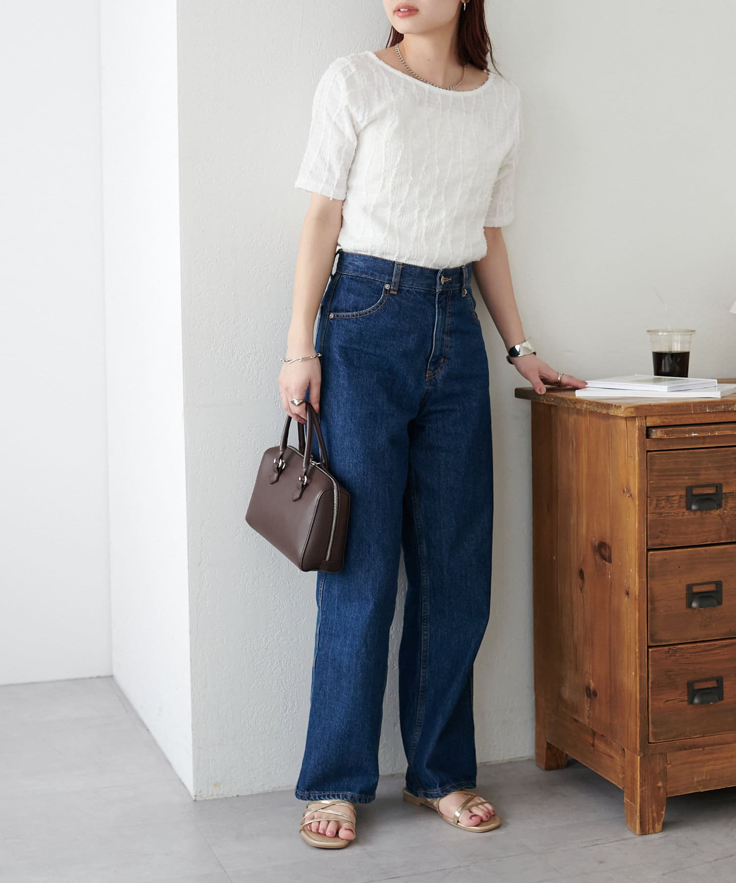 DISCOAT(ディスコート) 【WEB限定】ジャガードバックオープン半袖Tシャツ