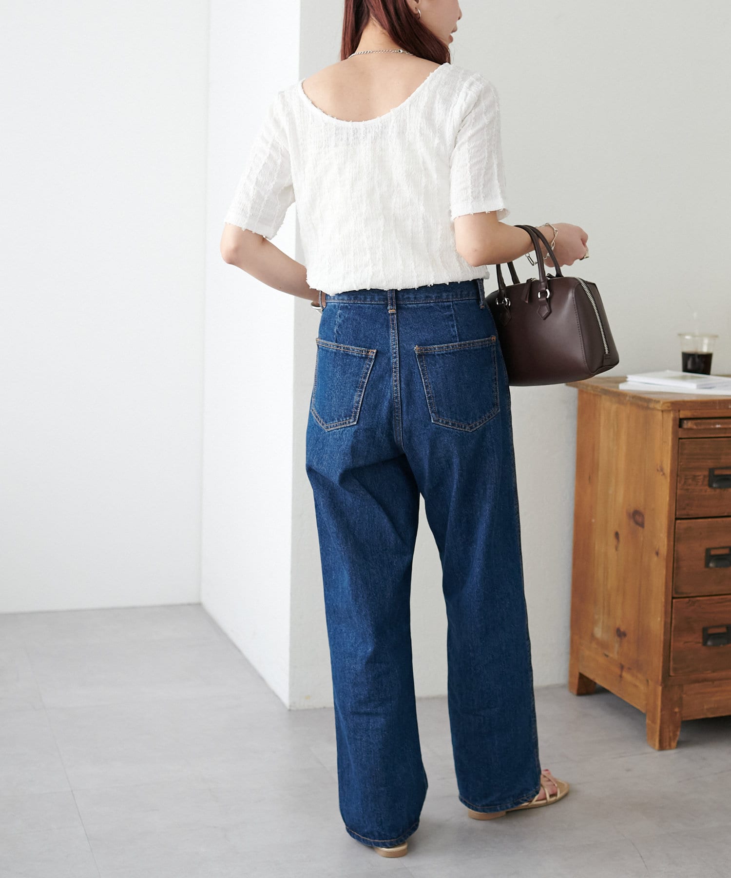 DISCOAT(ディスコート) 【WEB限定】ジャガードバックオープン半袖Tシャツ