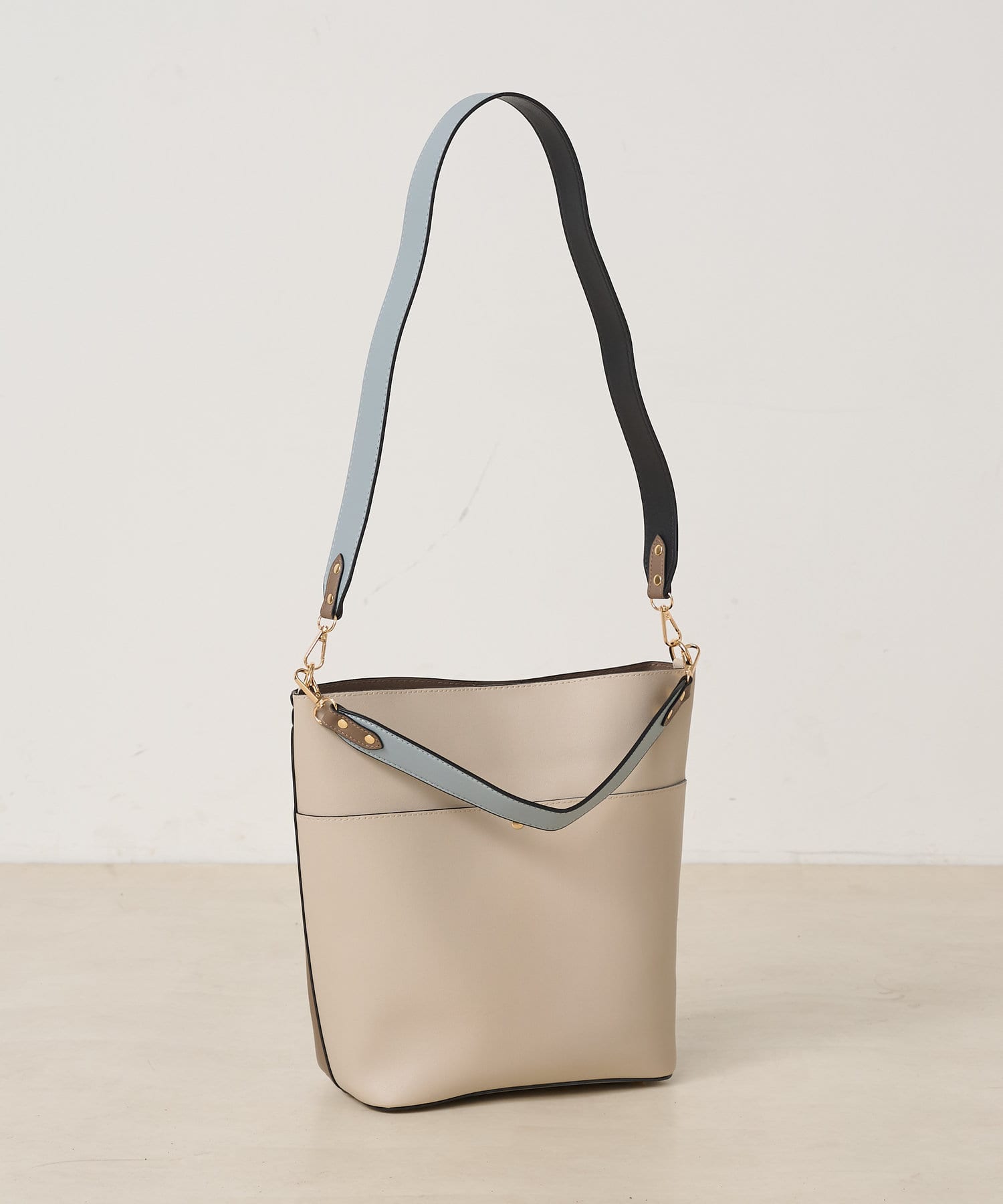 DISCOAT(ディスコート) バイカラー2WAYショルダーバッグ《詳細動画あり》