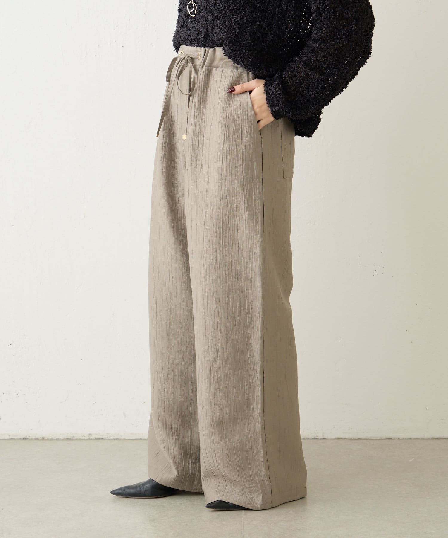 Jena　espace merveilleux(ジェナ　エスパスメルヴェイユ) ツヤプリーツシボパンツ