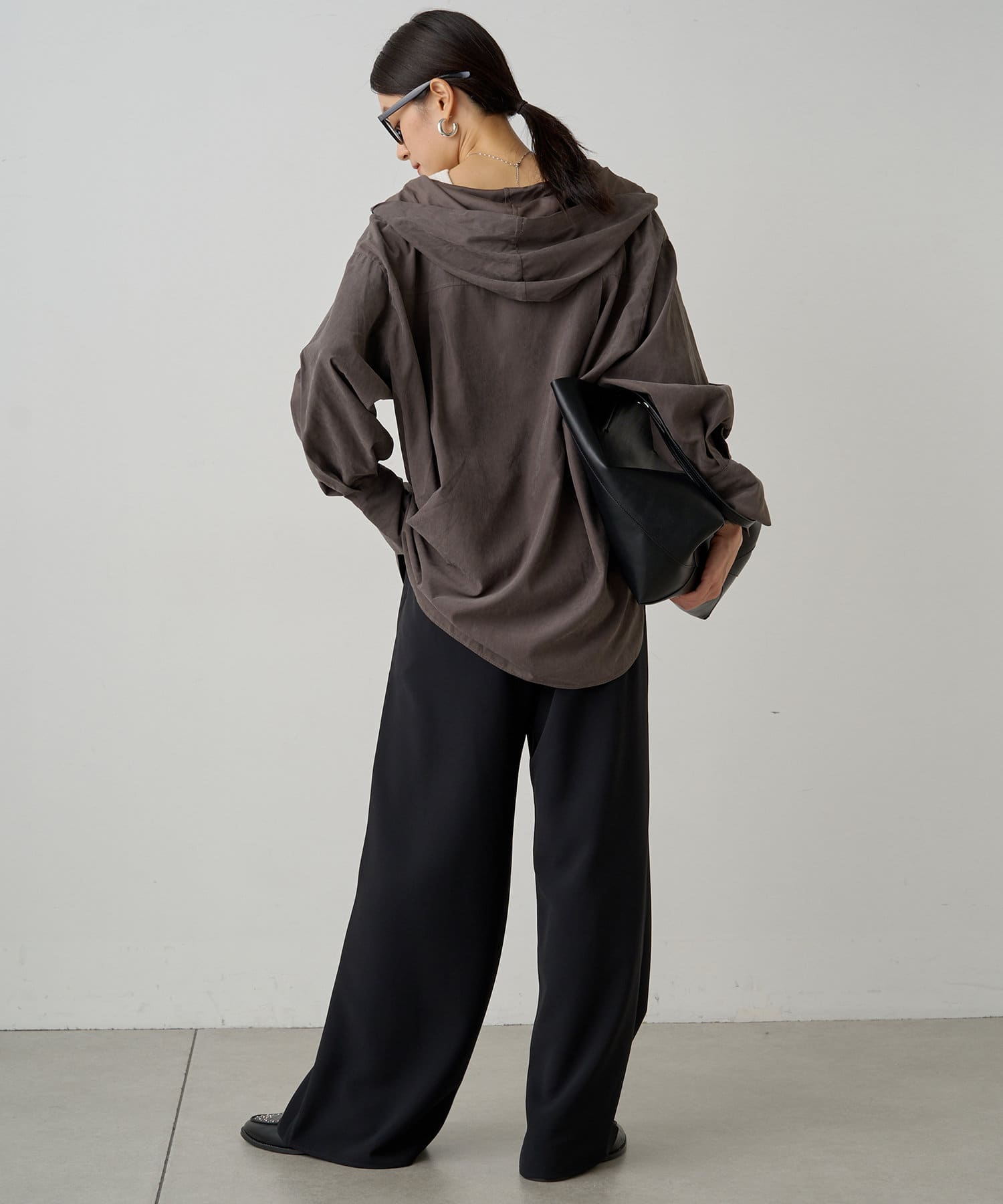 LOUNGEDRESS（ラウンジドレス）の「フィブリルフードシャツ