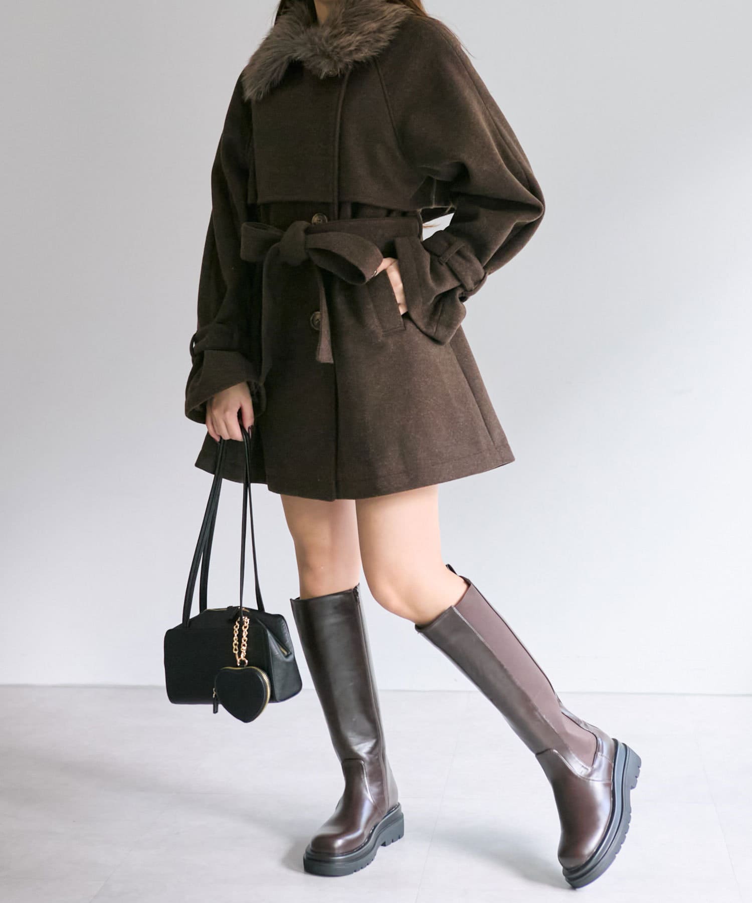 NICE CLAUP / OLIVE des OLIVE OUTLET(ナイスクラップ  / オリーブ デ オリーブ アウトレット) 【OLIVE des OLIVE】ハートチャーム付きスクエアバッグ