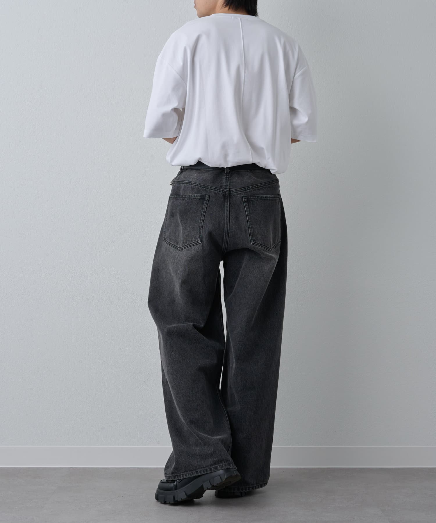 COLONY 2139(コロニー トゥーワンスリーナイン) フェードコットンボックスT