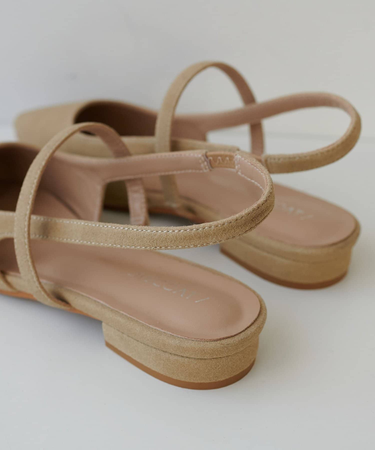 DISCOAT(ディスコート) 10％OFF♡14(日)23：59まで【SS先行カラー/S～Lサイズ展開】ポインテッドストラップシューズ《詳細動画あり》