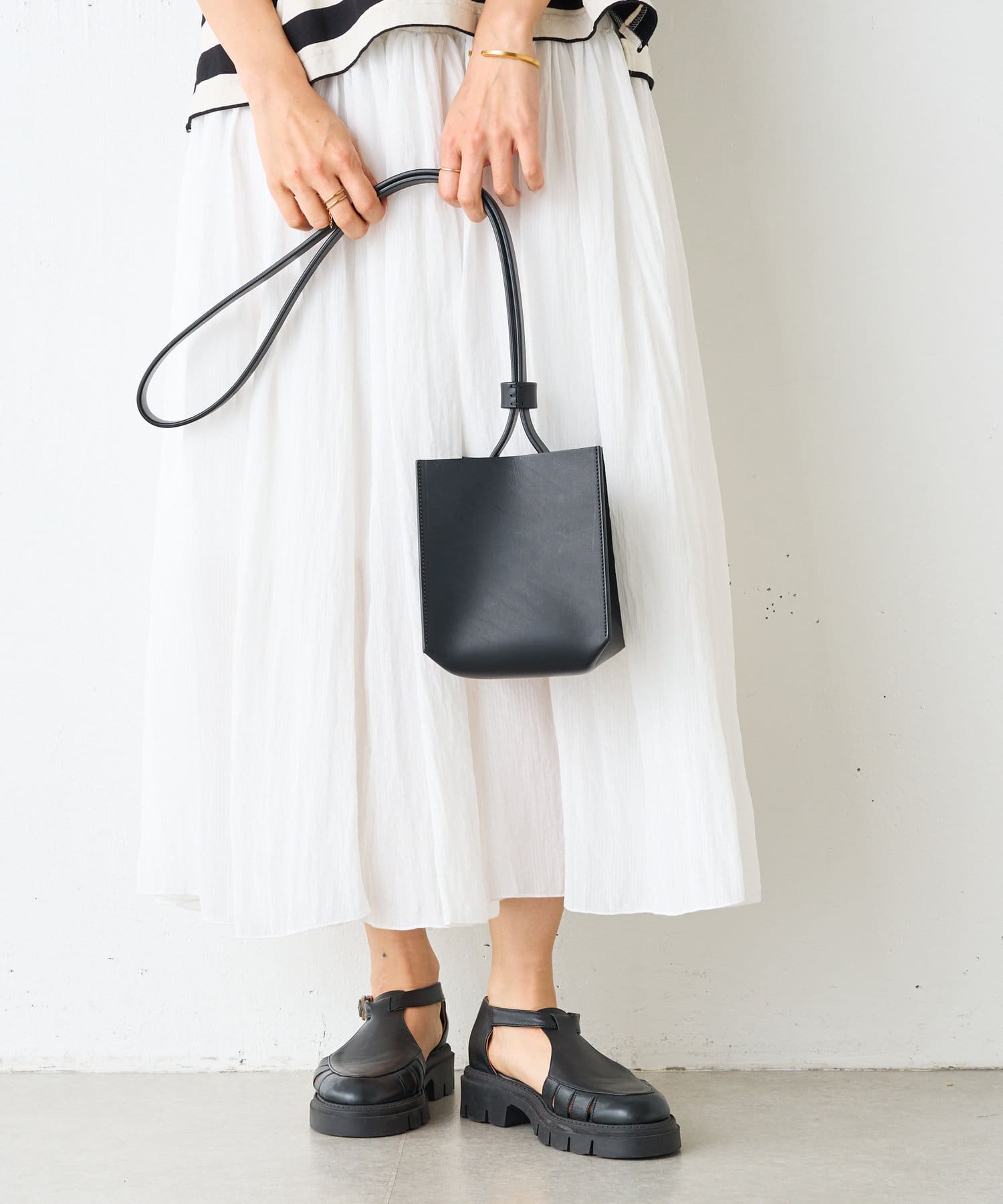 ARRHE STUDIO》キューブショルダーバッグ | BEARDSLEY