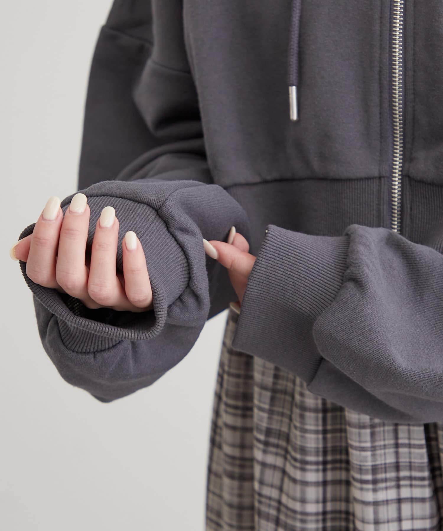 mystic(ミスティック) [mline]ロゴショートパーカー